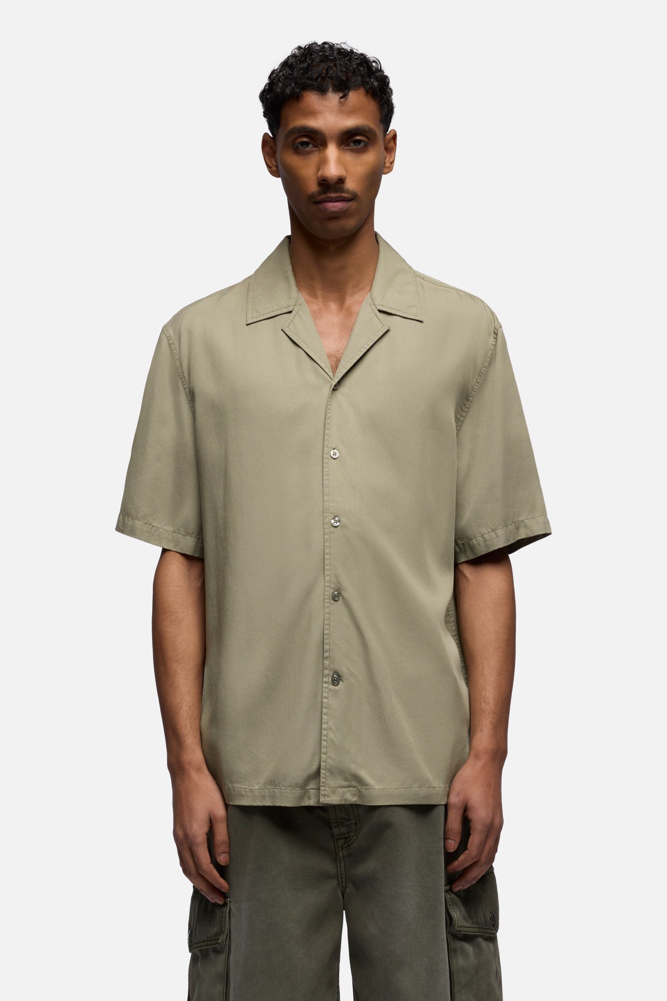 7-for-all-mankind-camp-shirt-fluid-army-herren-kurzarm-hemd image 3