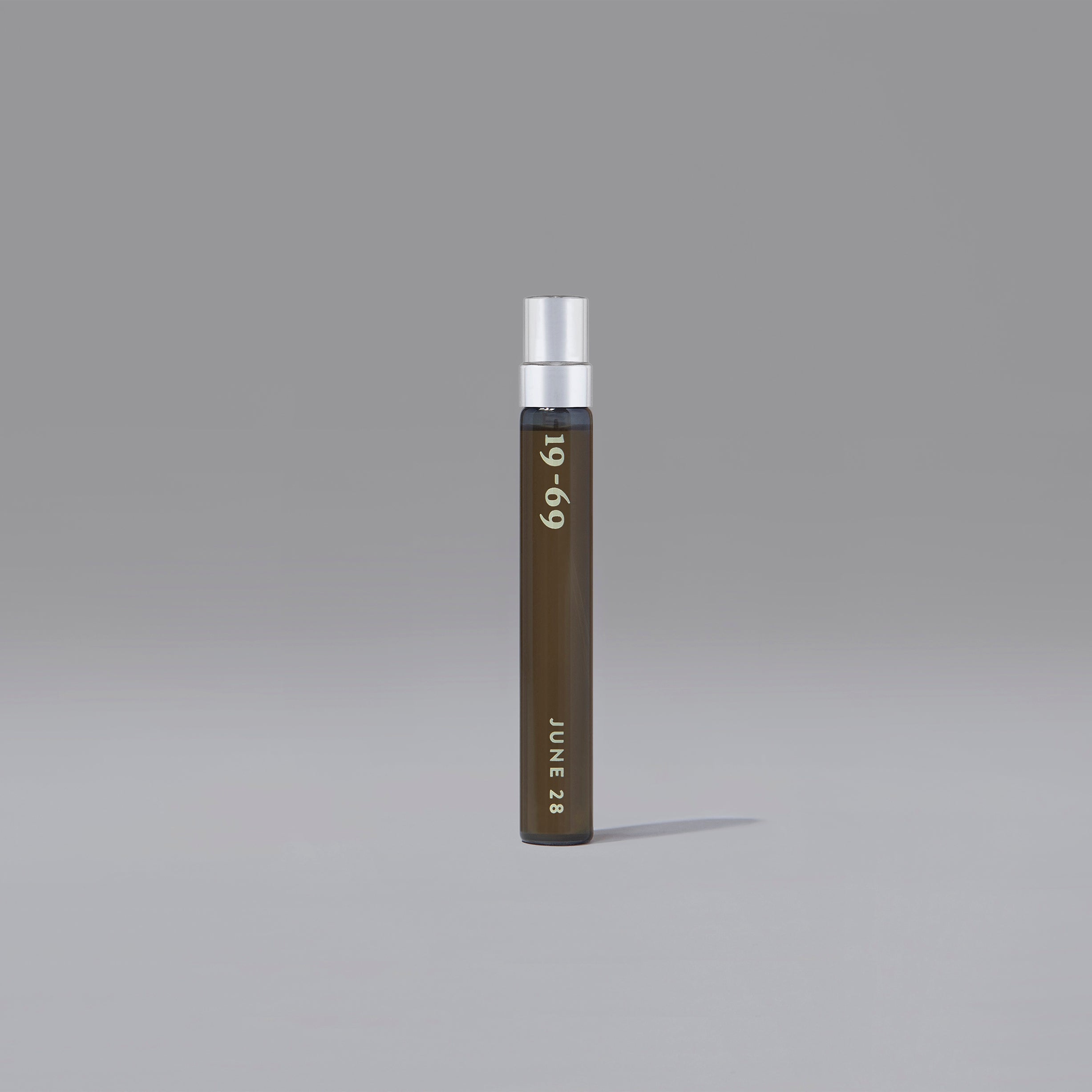 19-69-june-28-eau-de-parfum-9-ml-travel-spray image 3