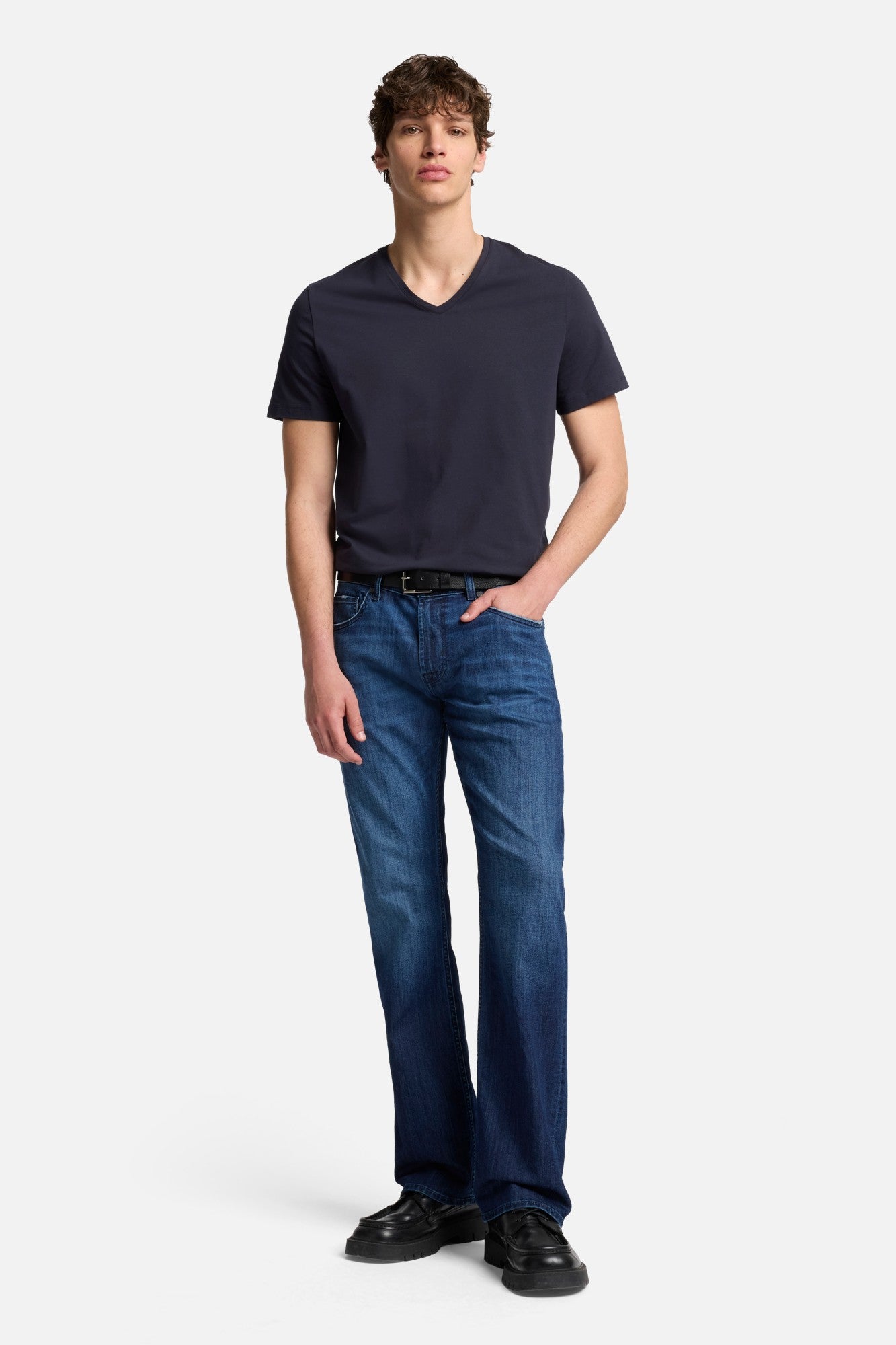 7-for-all-mankind-luxe-performance-v-neck-t-shirt-navy-herren image 2