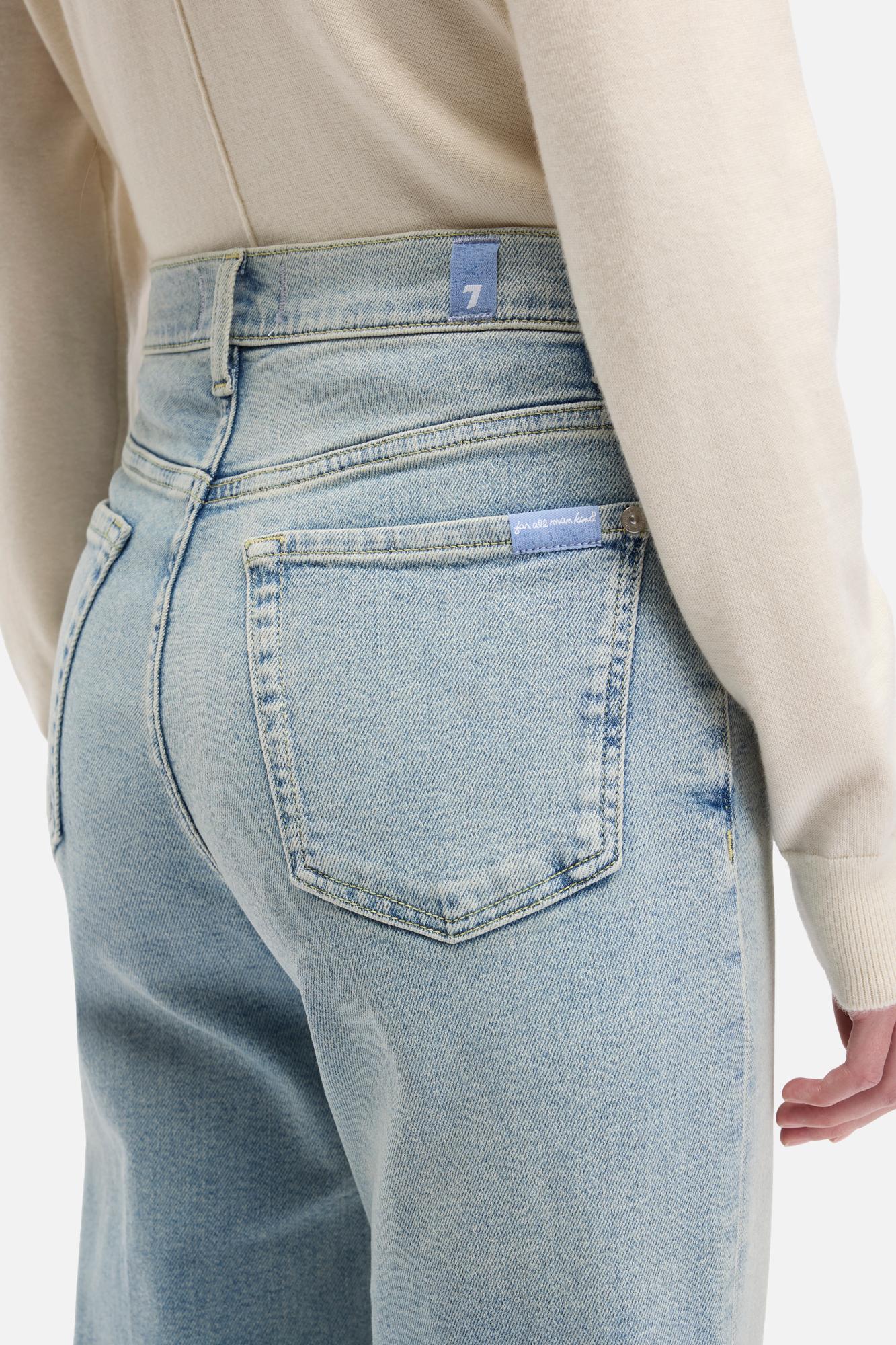 7-for-all-mankind-tailorless-modern-dojo-flare-jeans-must image 4