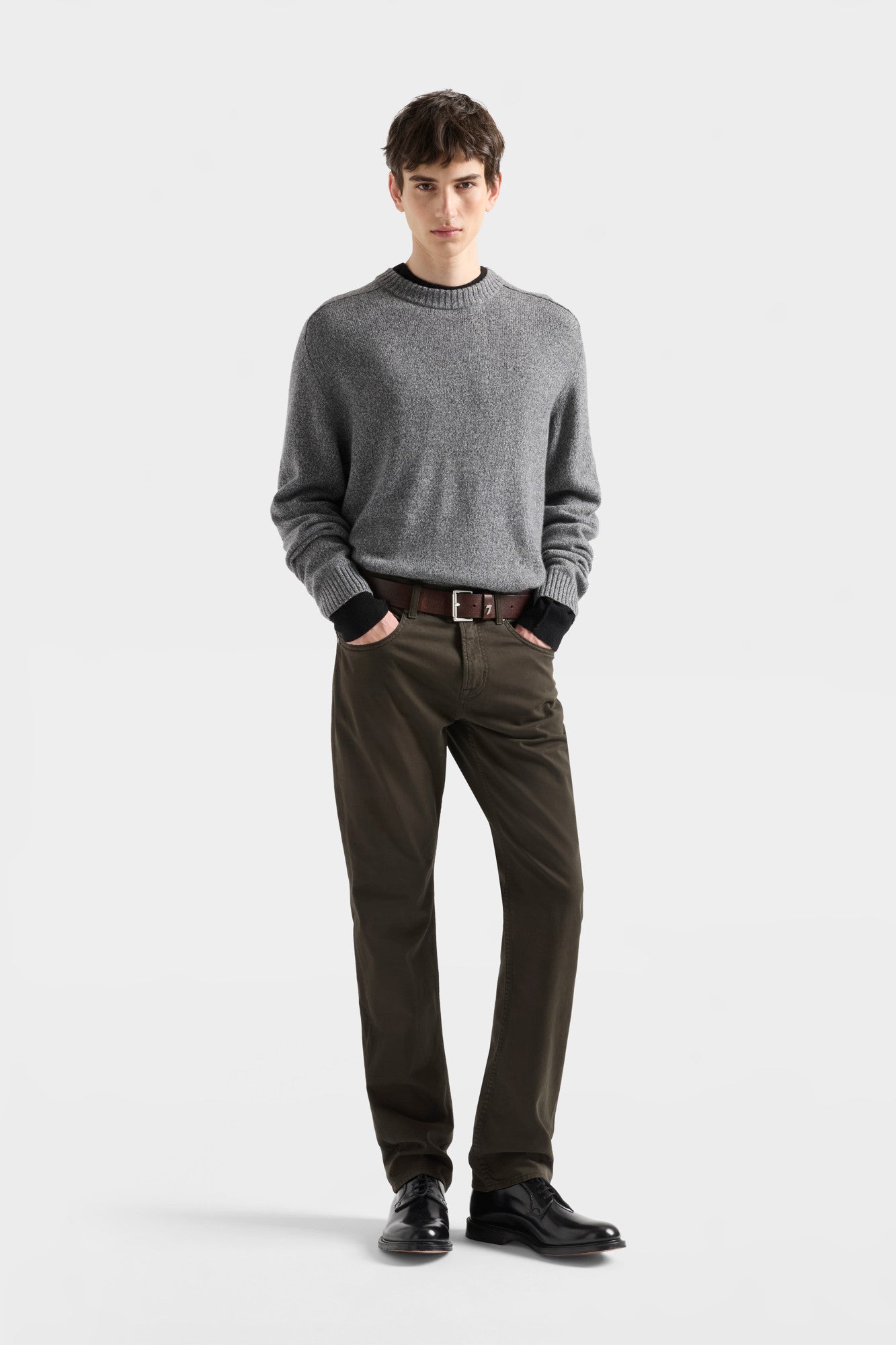 7-for-all-mankind-the-straight-hose-luxe-performance-sateen-thicket image 2