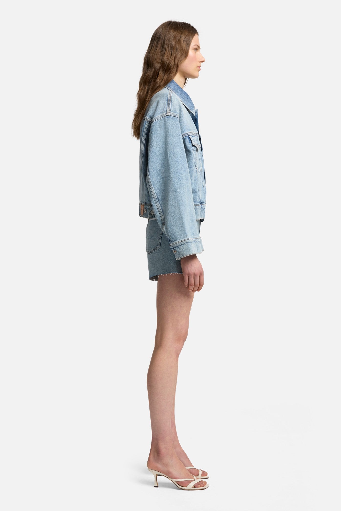 7-for-all-mankind-oli-cropped-truckerjacke-ode-to-damen image 6