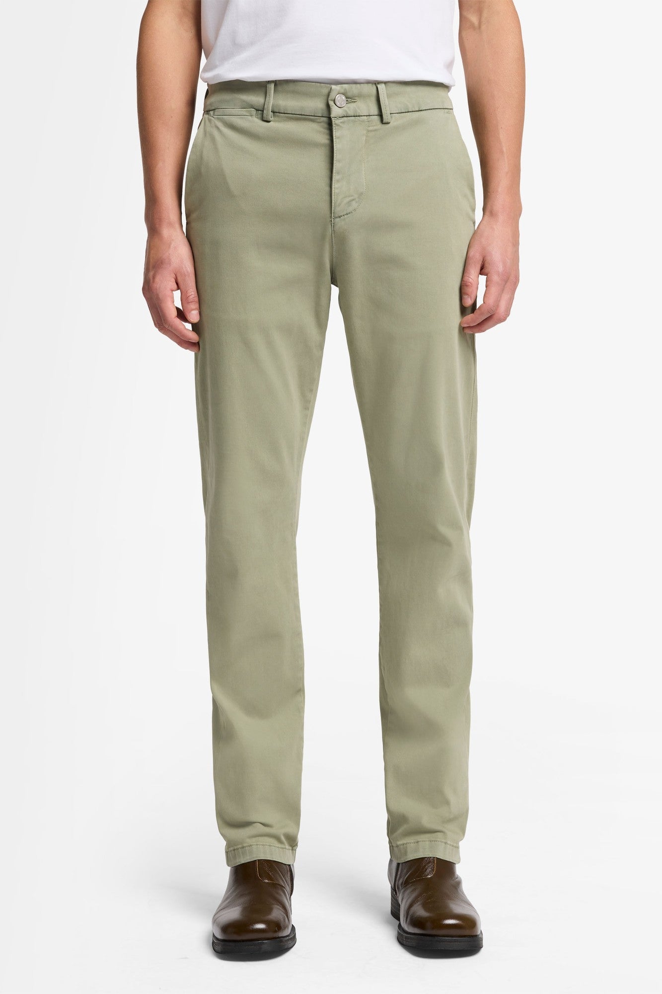 7-for-all-mankind-slimmy-chino-luxe-performance-sateen-russel-chino image 3