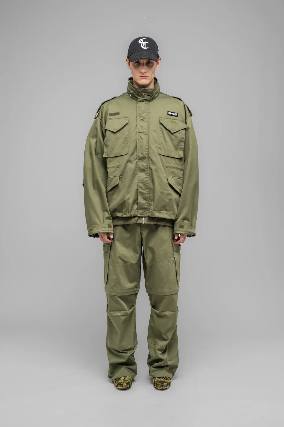 032c-masked-choice-bomber-jacket-faded-green-herren image 1