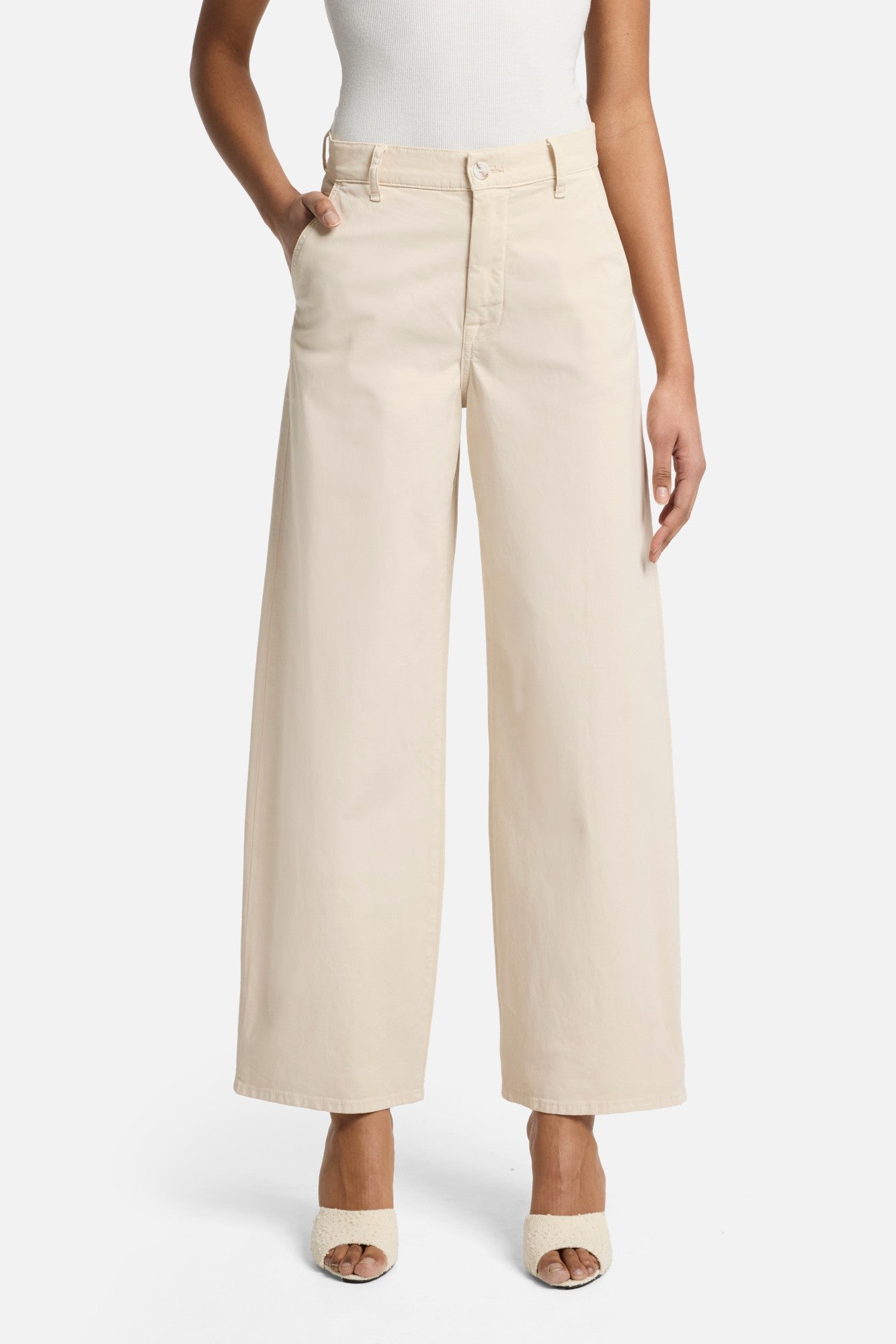 7-for-all-mankind-comfort-twill-bonnie-barrel-hose-in-creme image 3