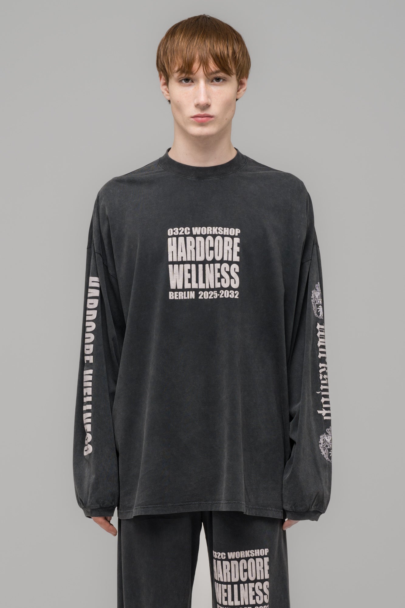 032c-oversized-longsleeve-hardcore-wellness-black-faded image 5