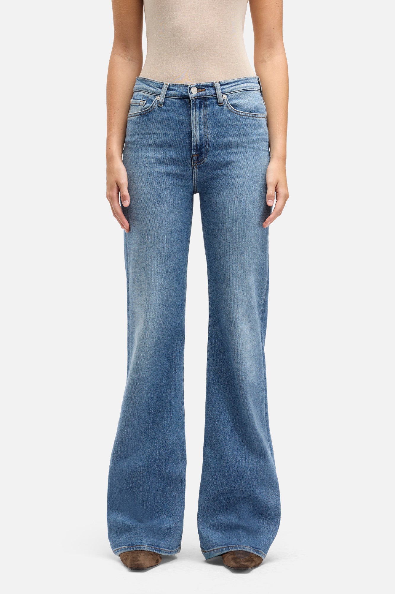 7-for-all-mankind-modern-dojo-flare-jeans-oceanstone image 3