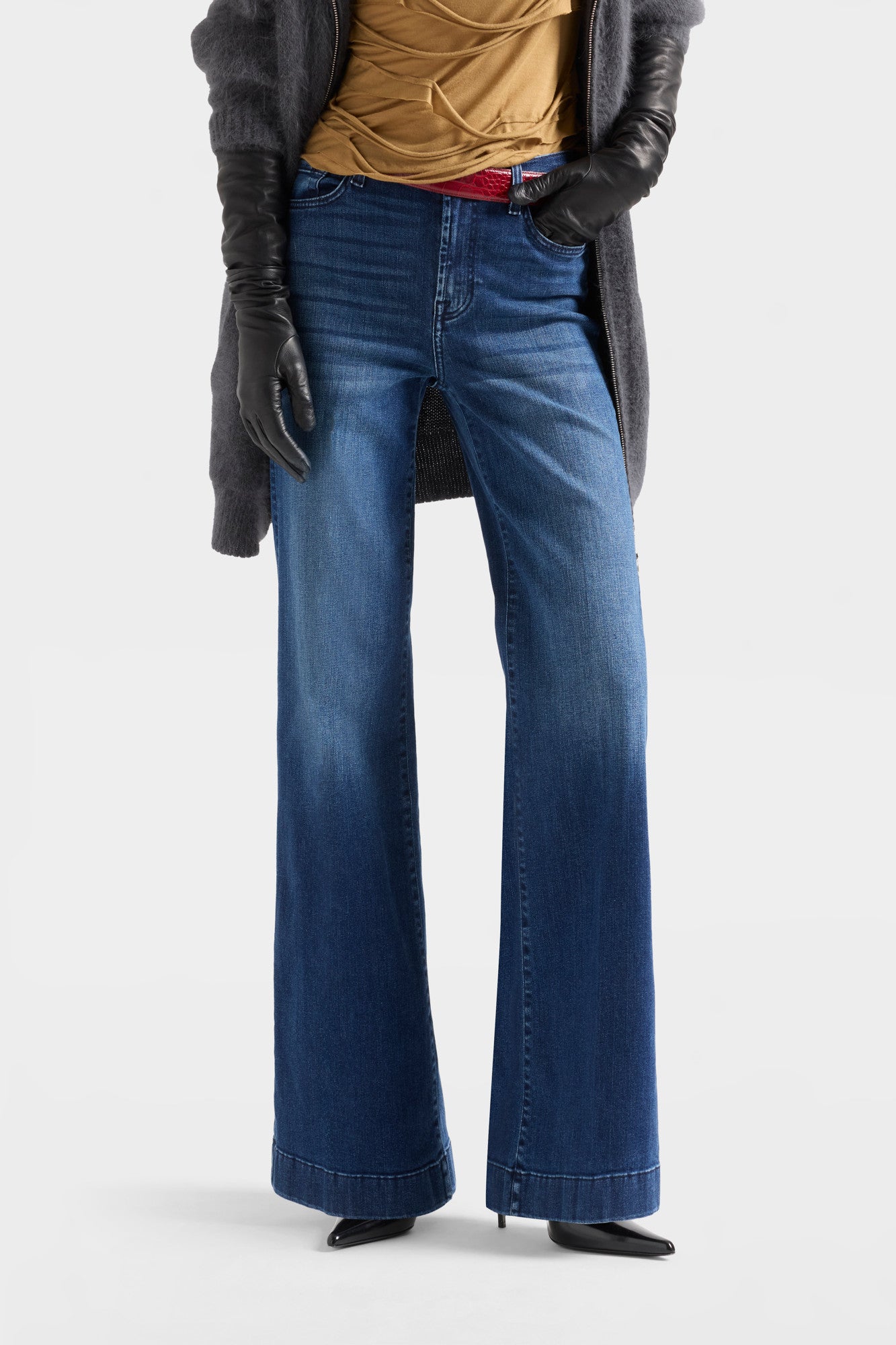 7-for-all-mankind-heritage-modern-dojo-jeans-wide-leg-in-soho-dark image 3