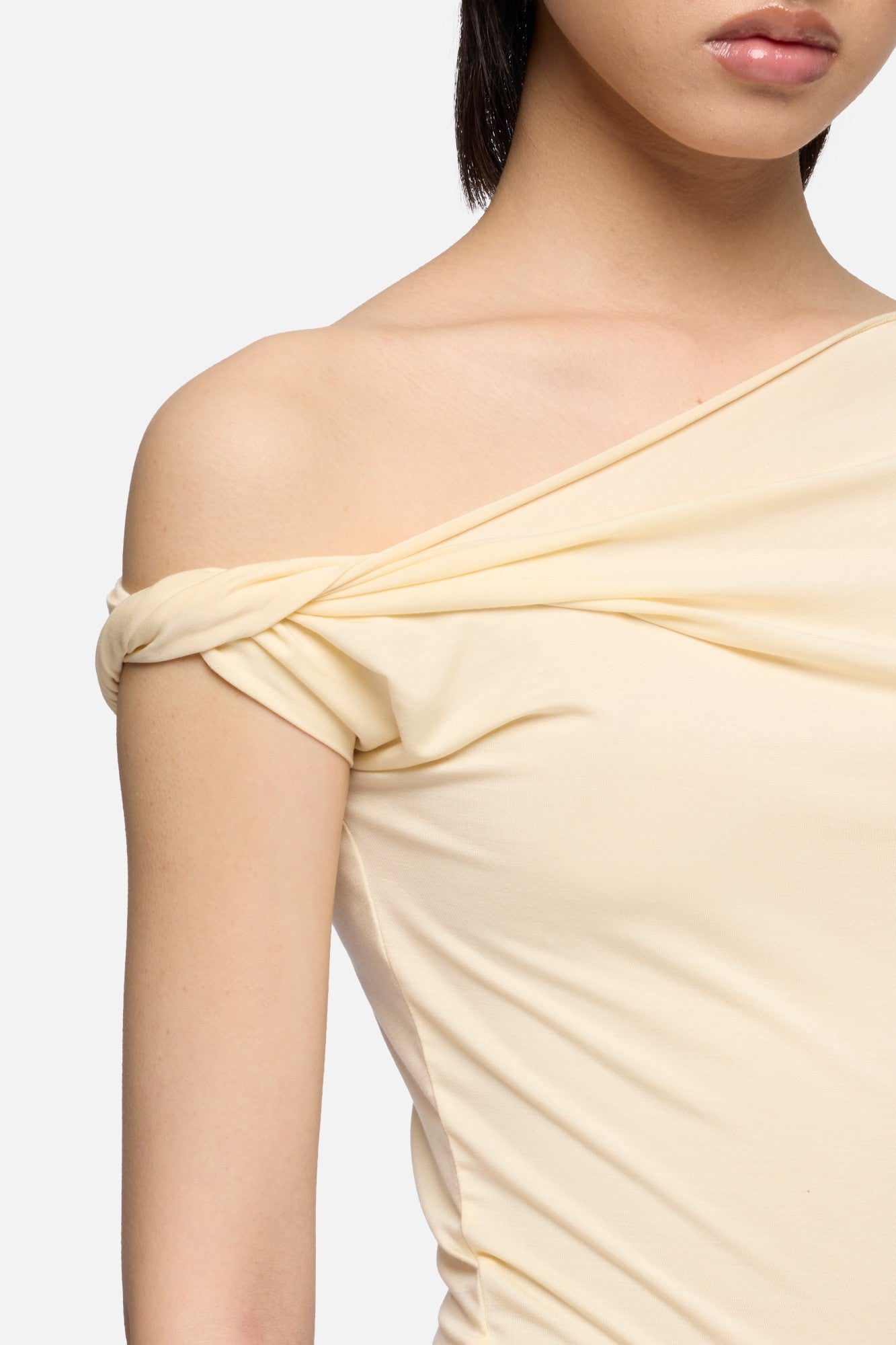 7-for-all-mankind-twisted-shoulder-tee-damen-t-shirt-in-lyocell-glaze-buttermilk image 4