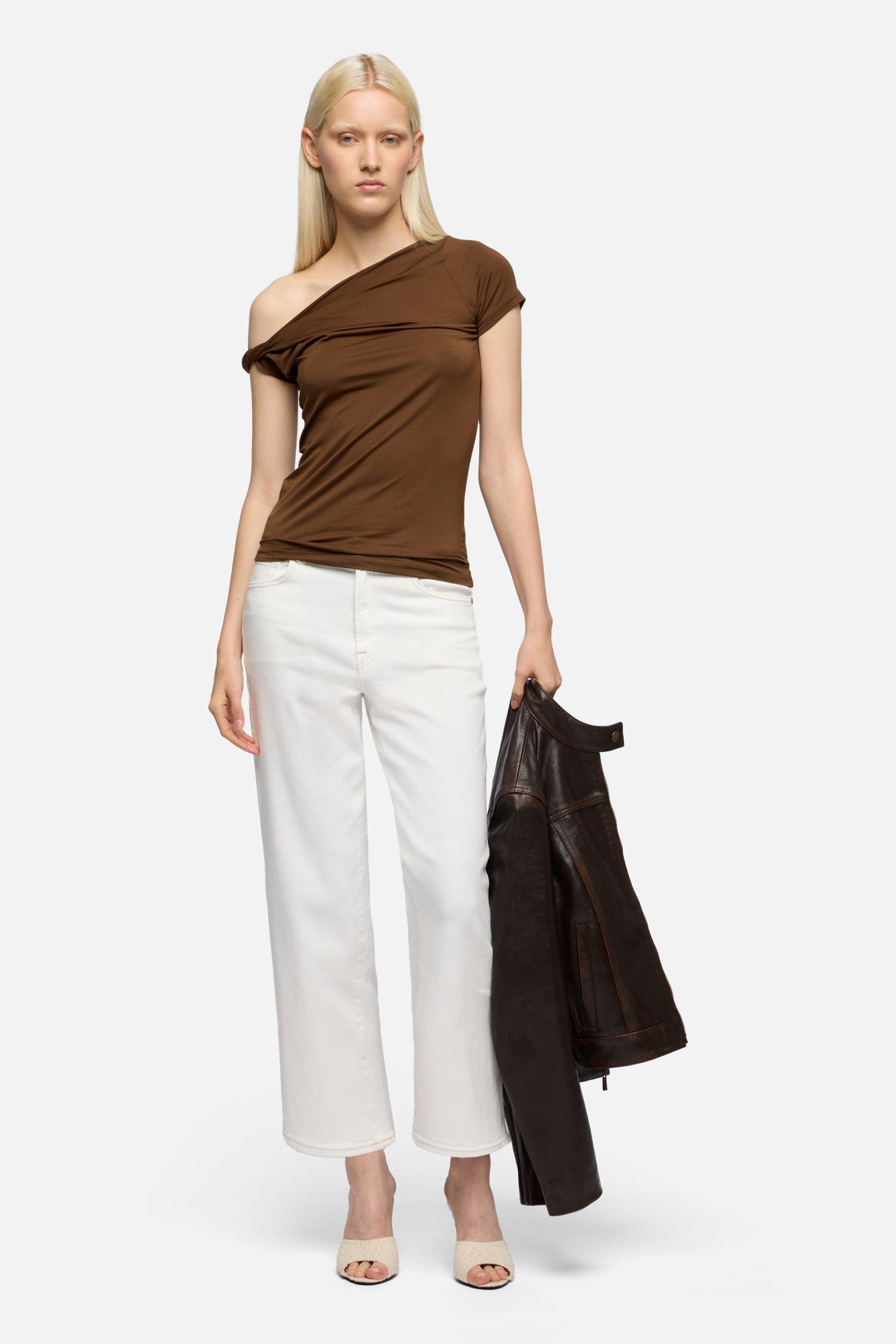7-for-all-mankind-stovepipe-straight-ankle-jeans-sugar image 2