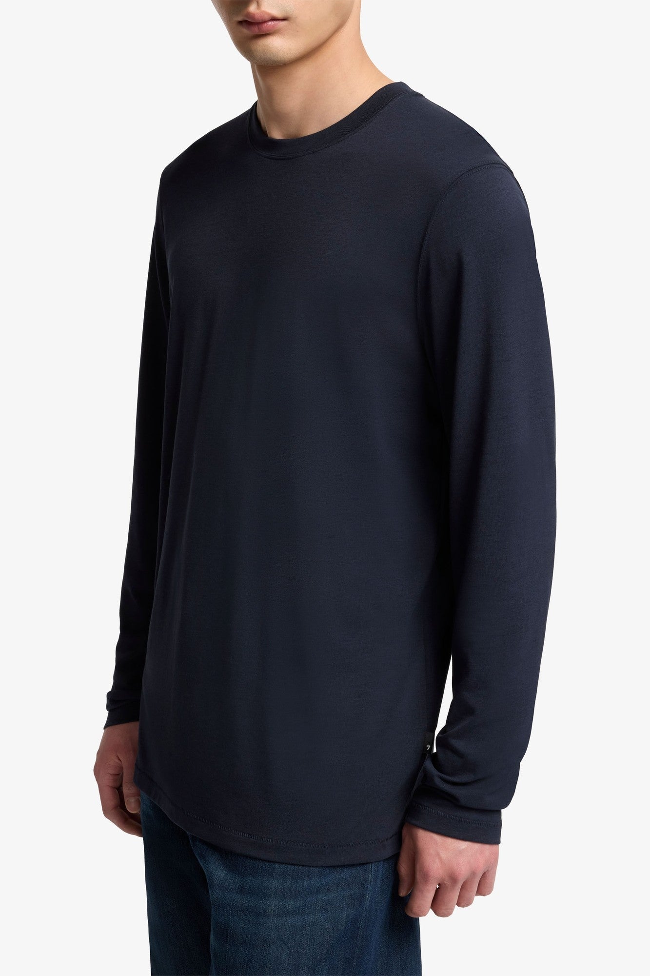 7-for-all-mankind-crewneck-long-sleeve-tee-lyocell-navy-herren-langarmshirt image 4