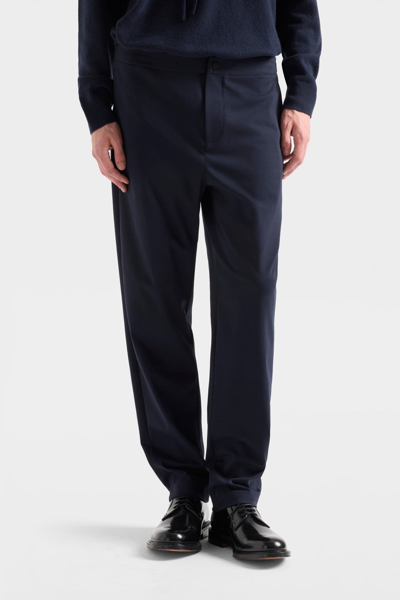 7-for-all-mankind-the-straight-hose-luxe-performance-knit-navy image 6