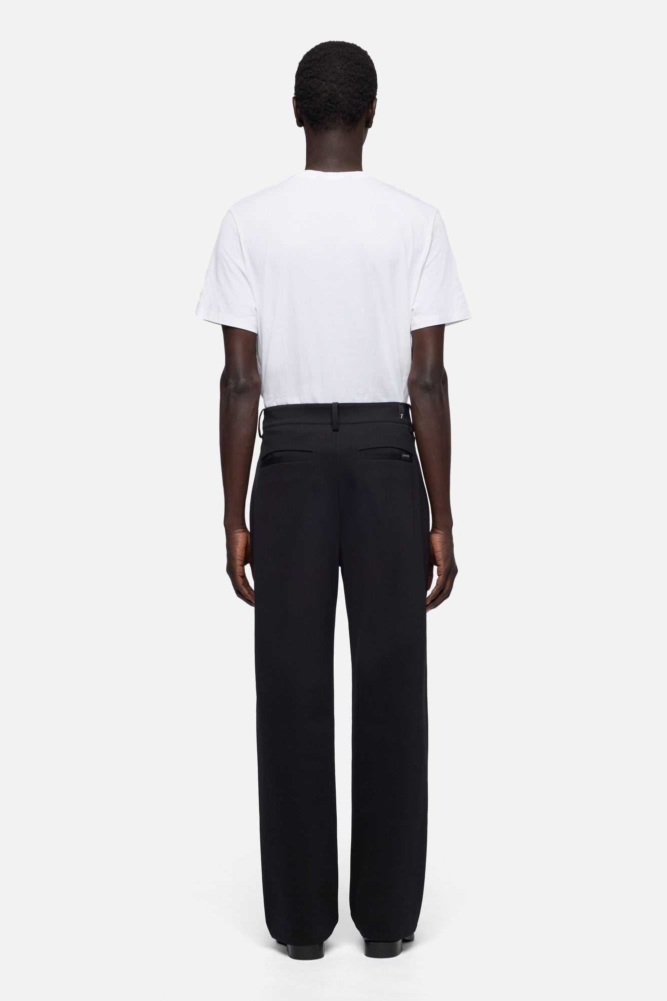 7-for-all-mankind-pleated-trouser-luxe-performance-knit-hose-schwarz image 5