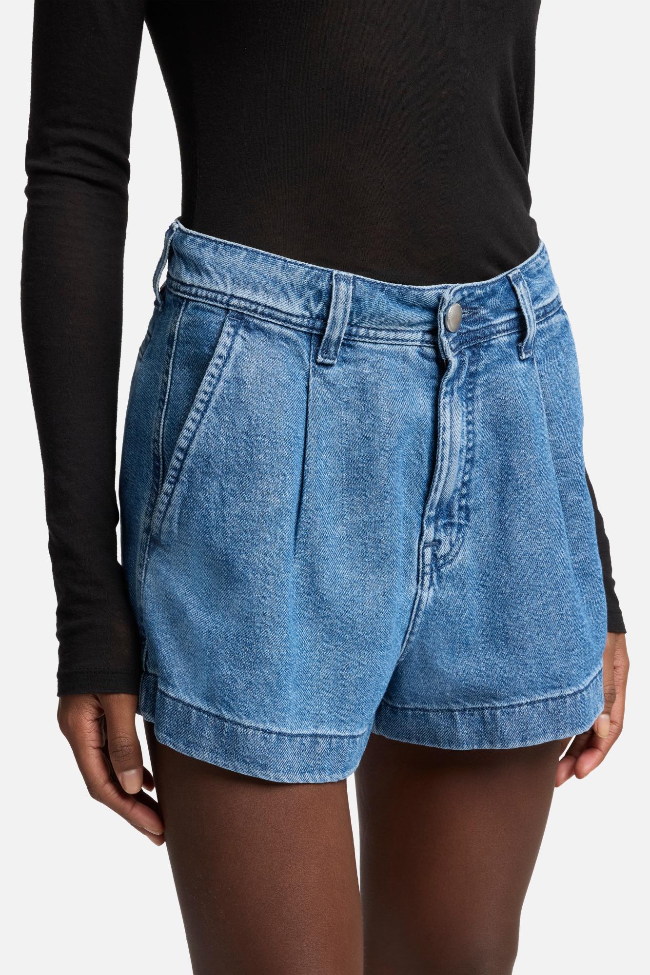 7-for-all-mankind-weightless-pleated-denim-shorts-damen-hilo image 7