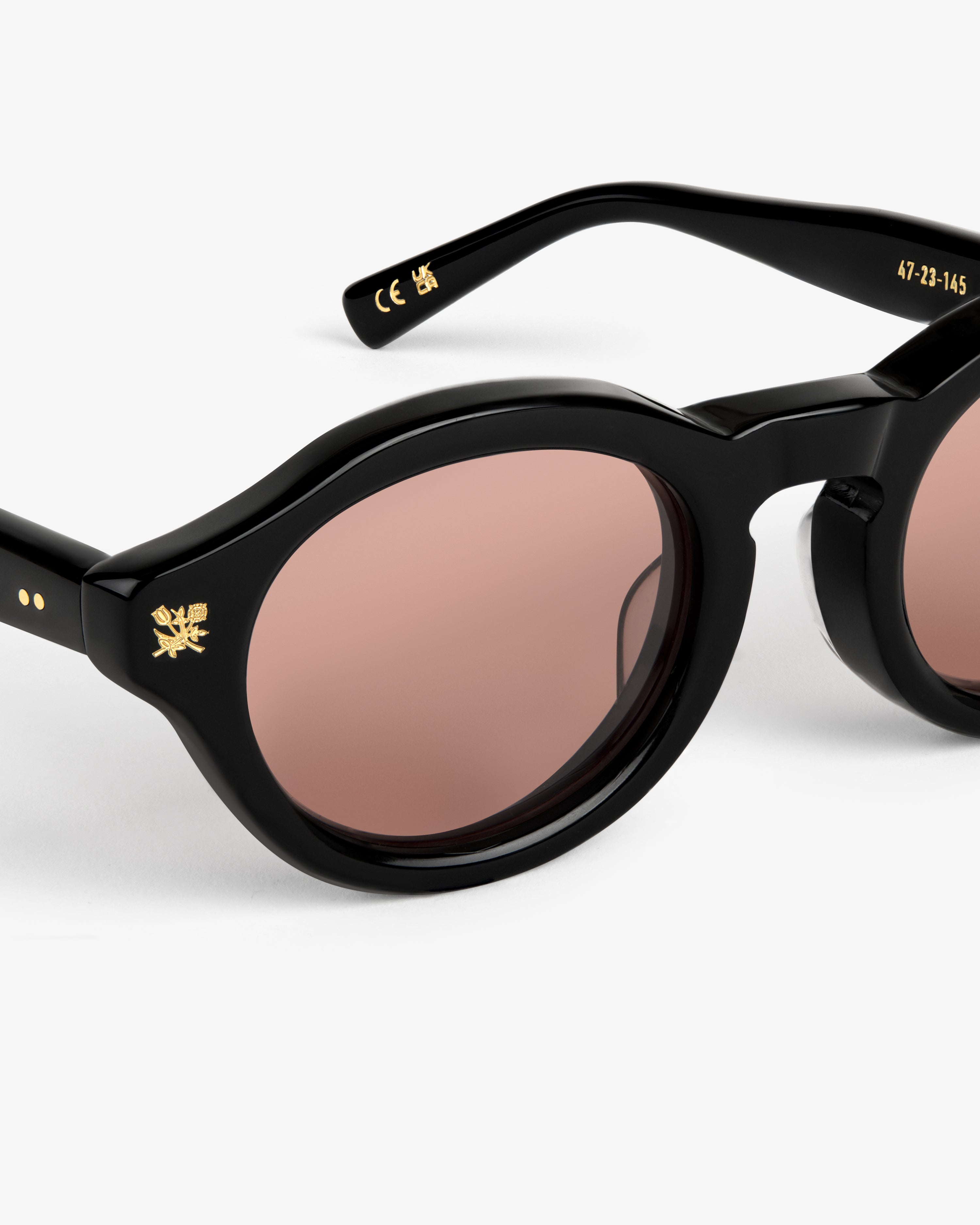aim-leon-dore-on-sis-sonnenbrille-schwarz-mit-rot-verlauf image 4