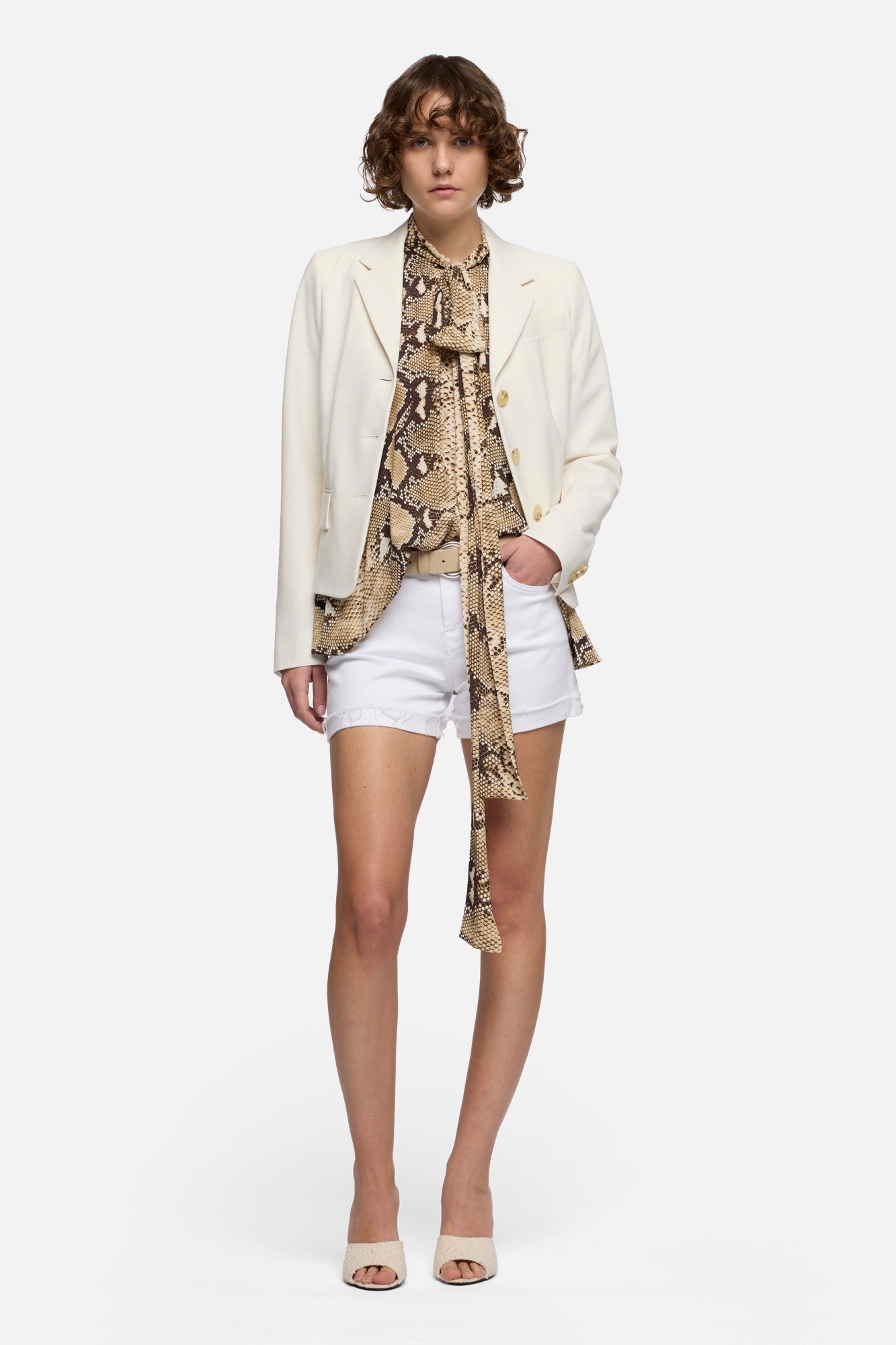 7-for-all-mankind-mid-roll-shorts-swan-damen-wei image 2