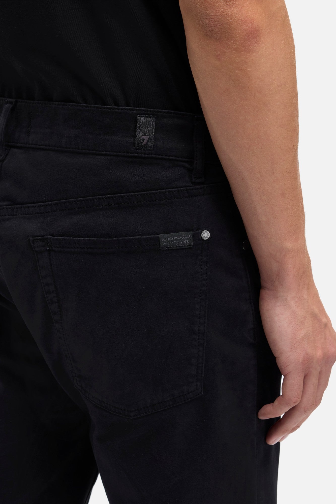 7-for-all-mankind-luxe-performance-sateen-the-straight-hose-in-black image 4