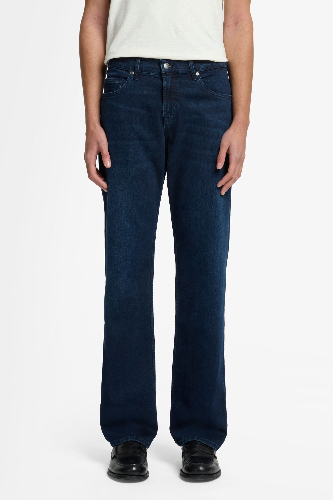 7-for-all-mankind-austyn-relaxed-jeans-in-denim-river-water image 3