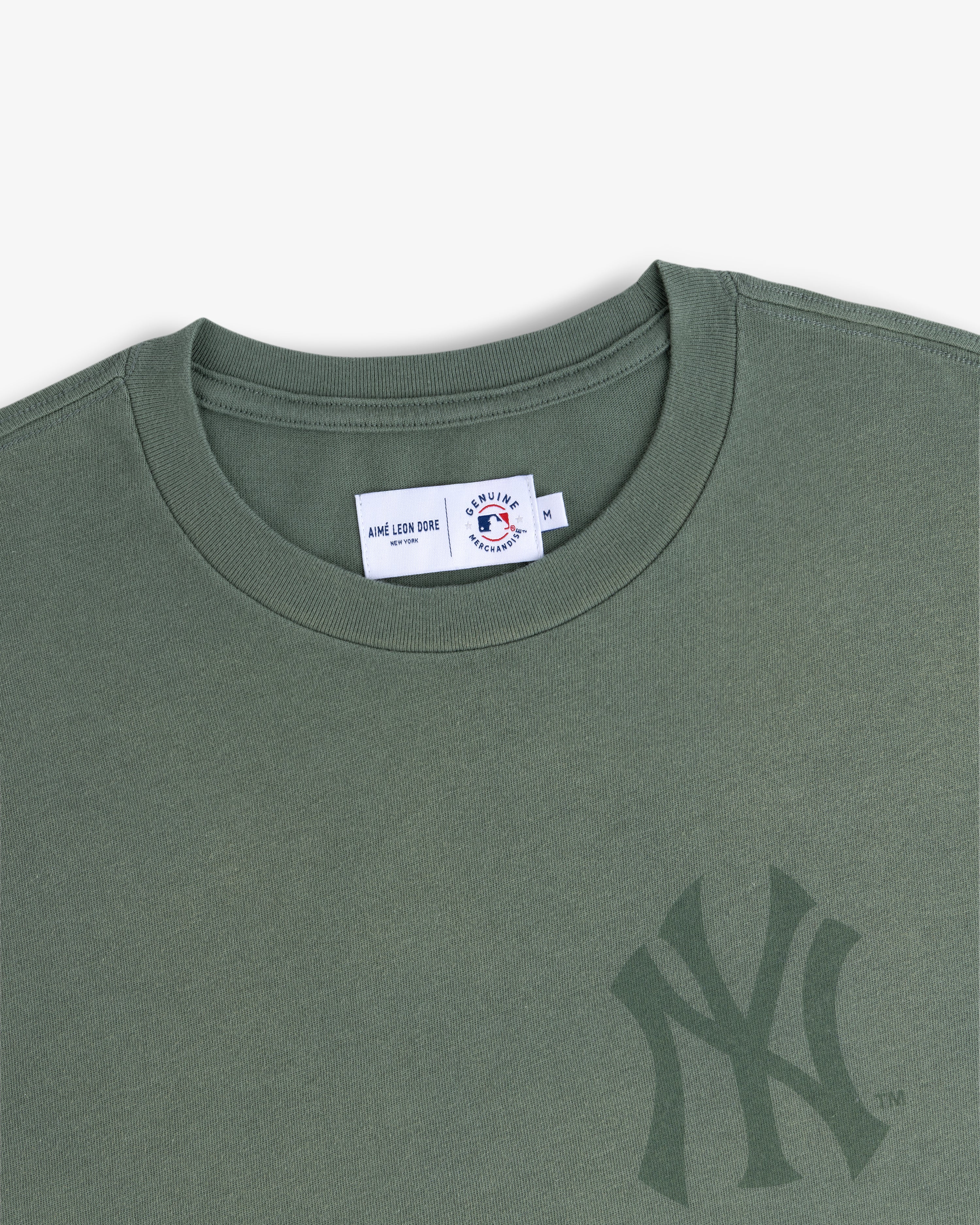 aim-leon-dore-yankees-washed-logo-tee-t-shirt-gr-n image 4