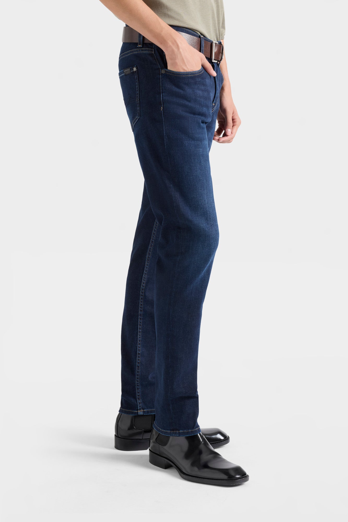 7-for-all-mankind-slimmy-tapered-jeans-luxe-performance-douglas-herren image 6