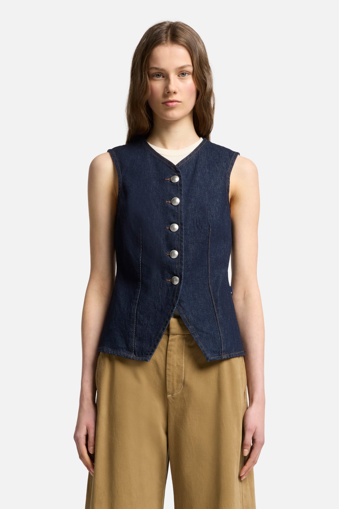 7-for-all-mankind-mankind-lady-denim-weste-in-smoove image 3