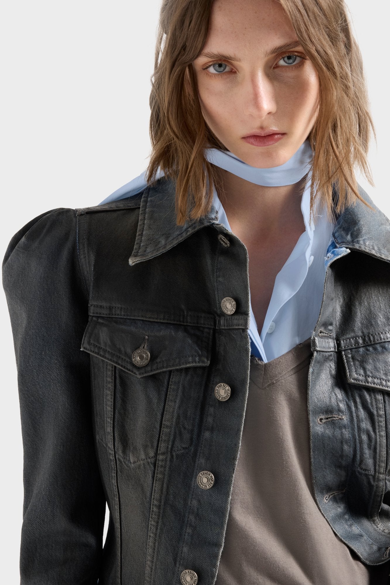 7-for-all-mankind-puff-sleeve-trucker-jacke-denim-nolita image 4