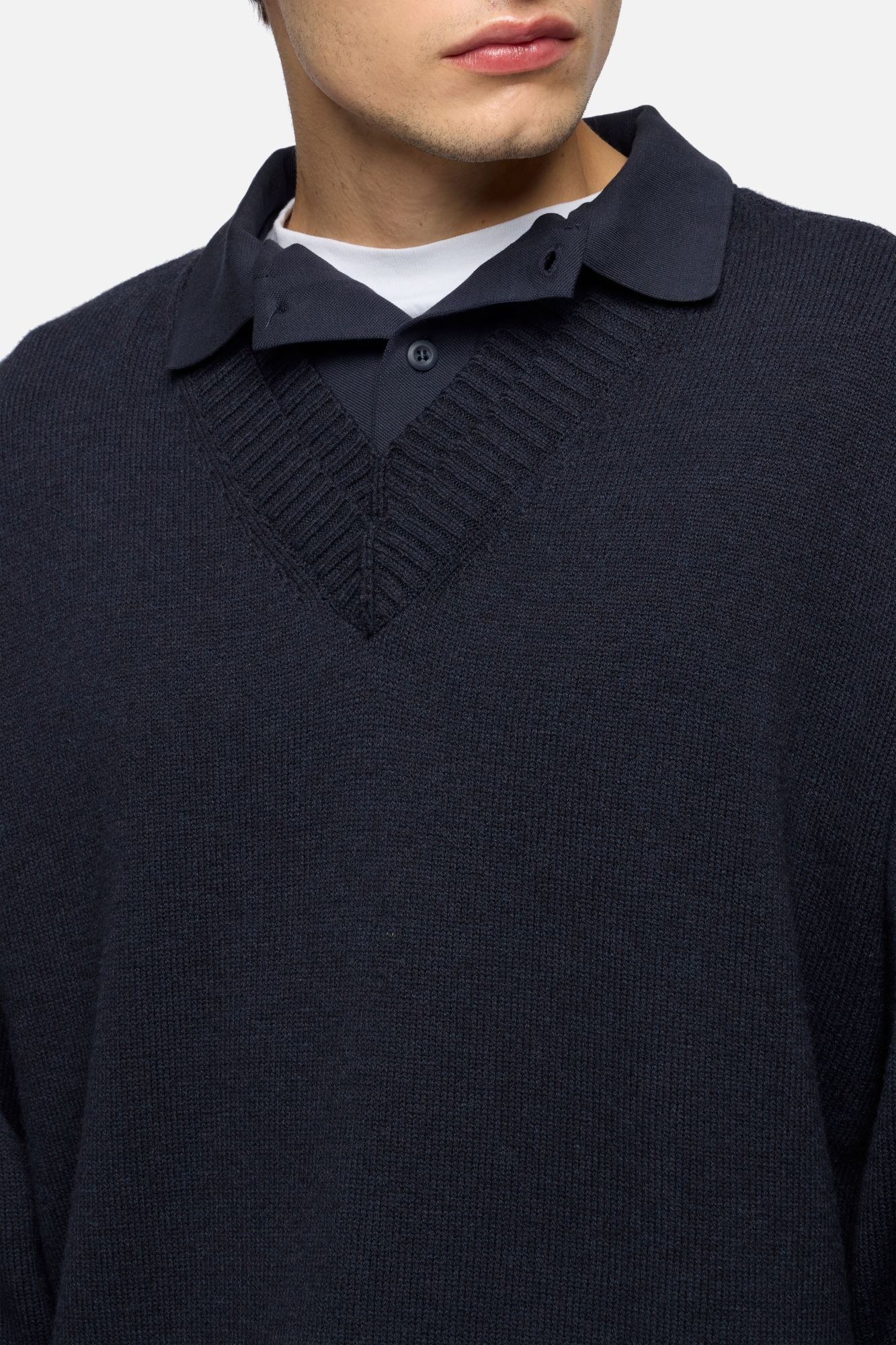 7-for-all-mankind-double-layer-v-neck-pullover-wool-blend-midnight-herren image 4