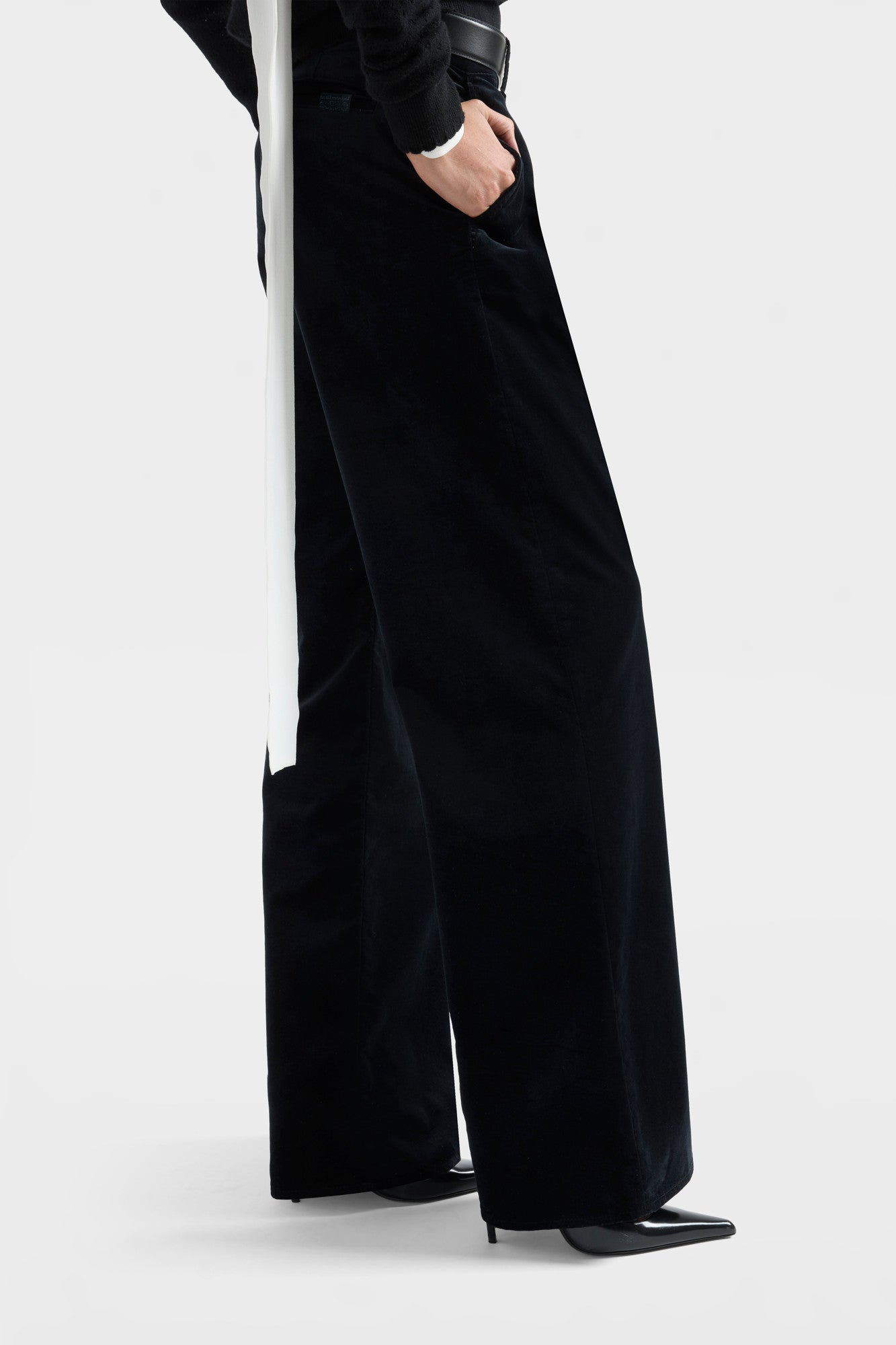 7-for-all-mankind-lotta-wide-leg-hose-samt-schwarz-damen image 6
