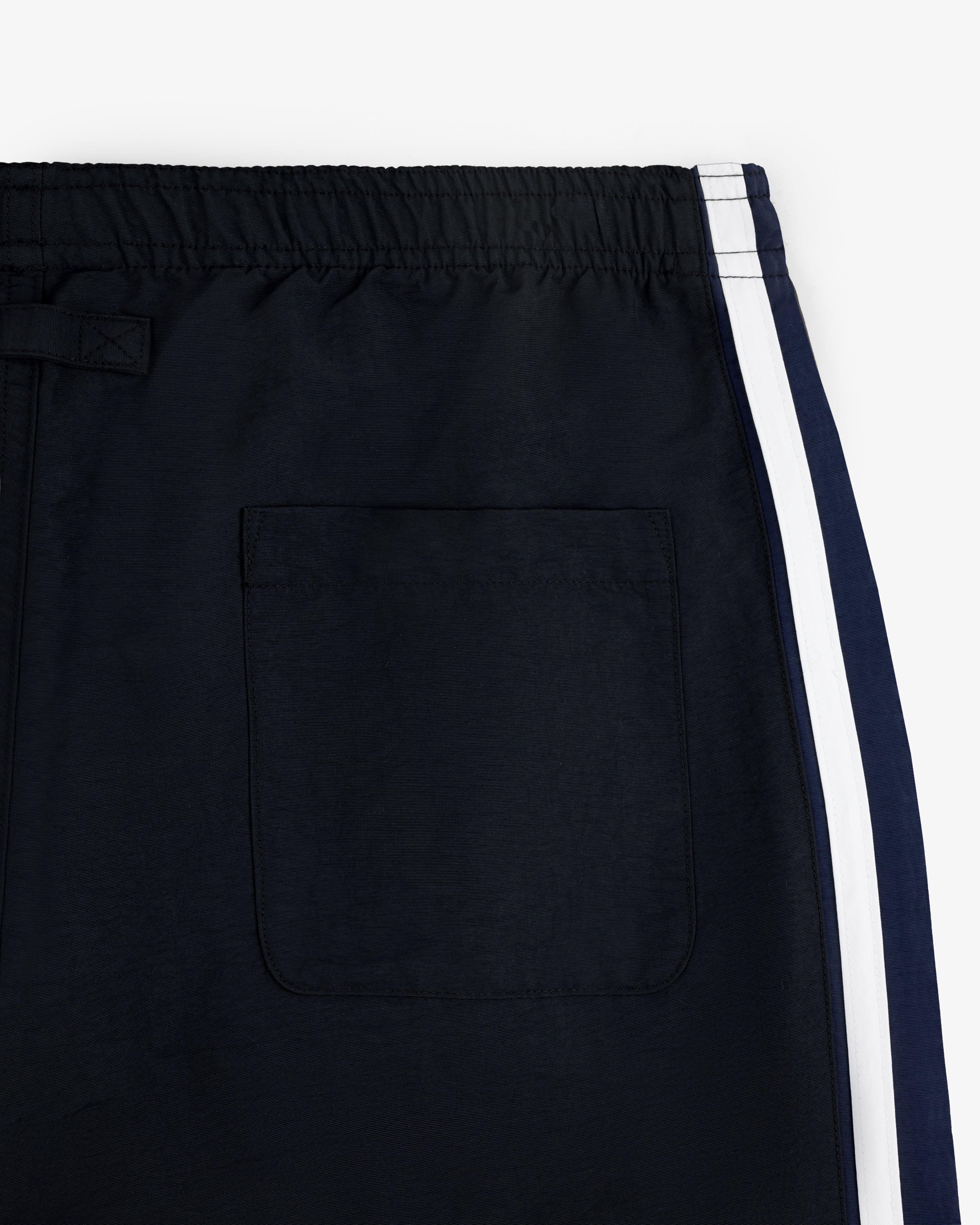 aim-leon-dore-colorblock-track-pant-trainingshose-schwarz-nylon image 5