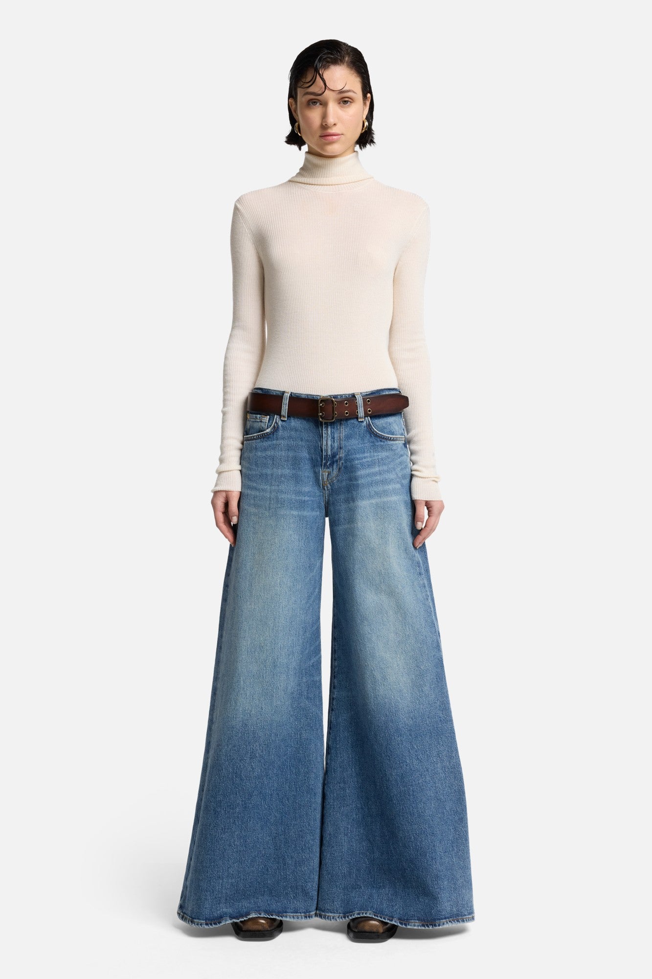 7-for-all-mankind-willow-palazzo-wide-leg-jeans-debut image 2