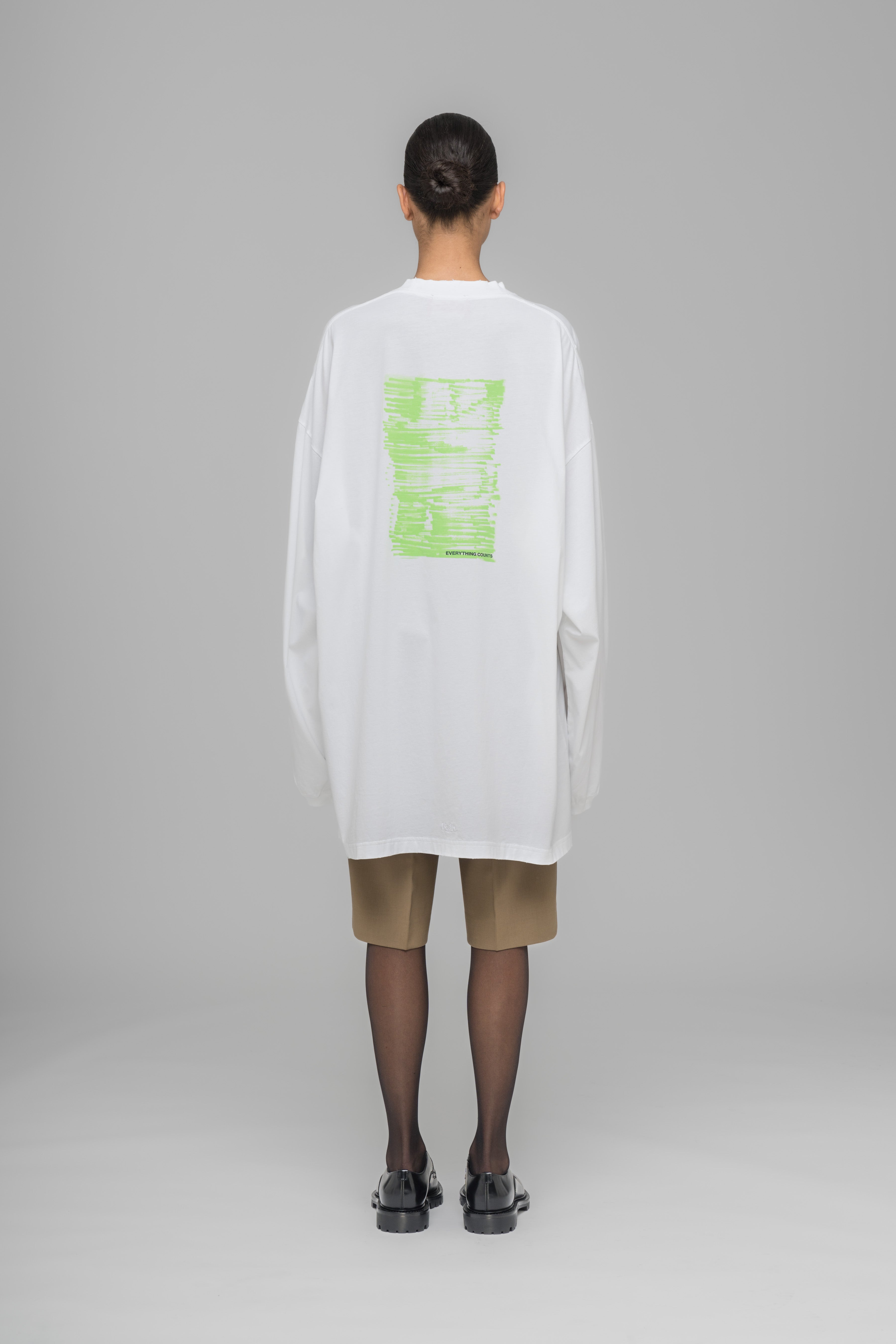 032c-everything-counts-oversized-longsleeve-wei image 3