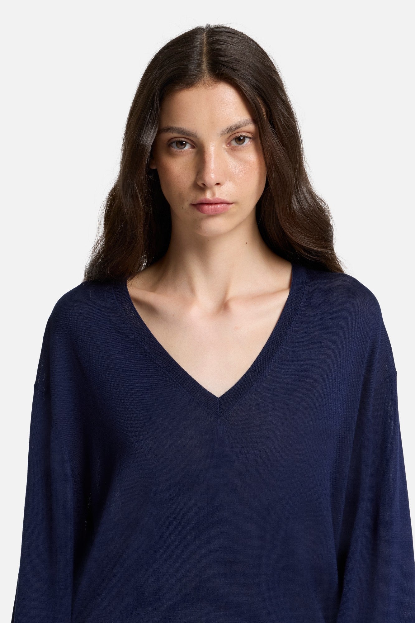 7-for-all-mankind-silk-blend-v-neck-pullover-navy image 4