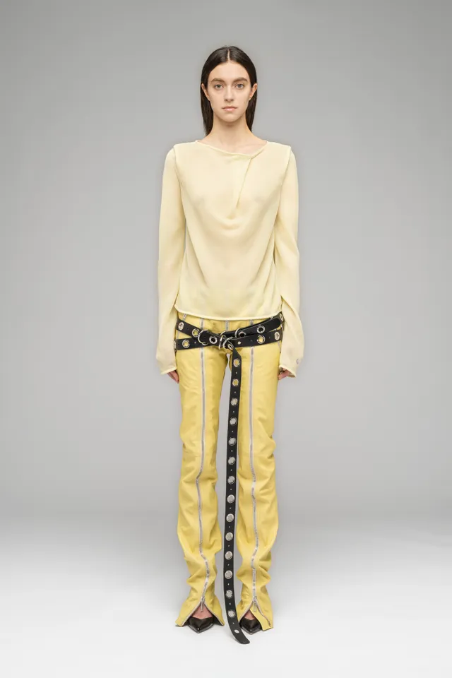 032c-golden-orb-woven-pleat-top-aus-samt image 1