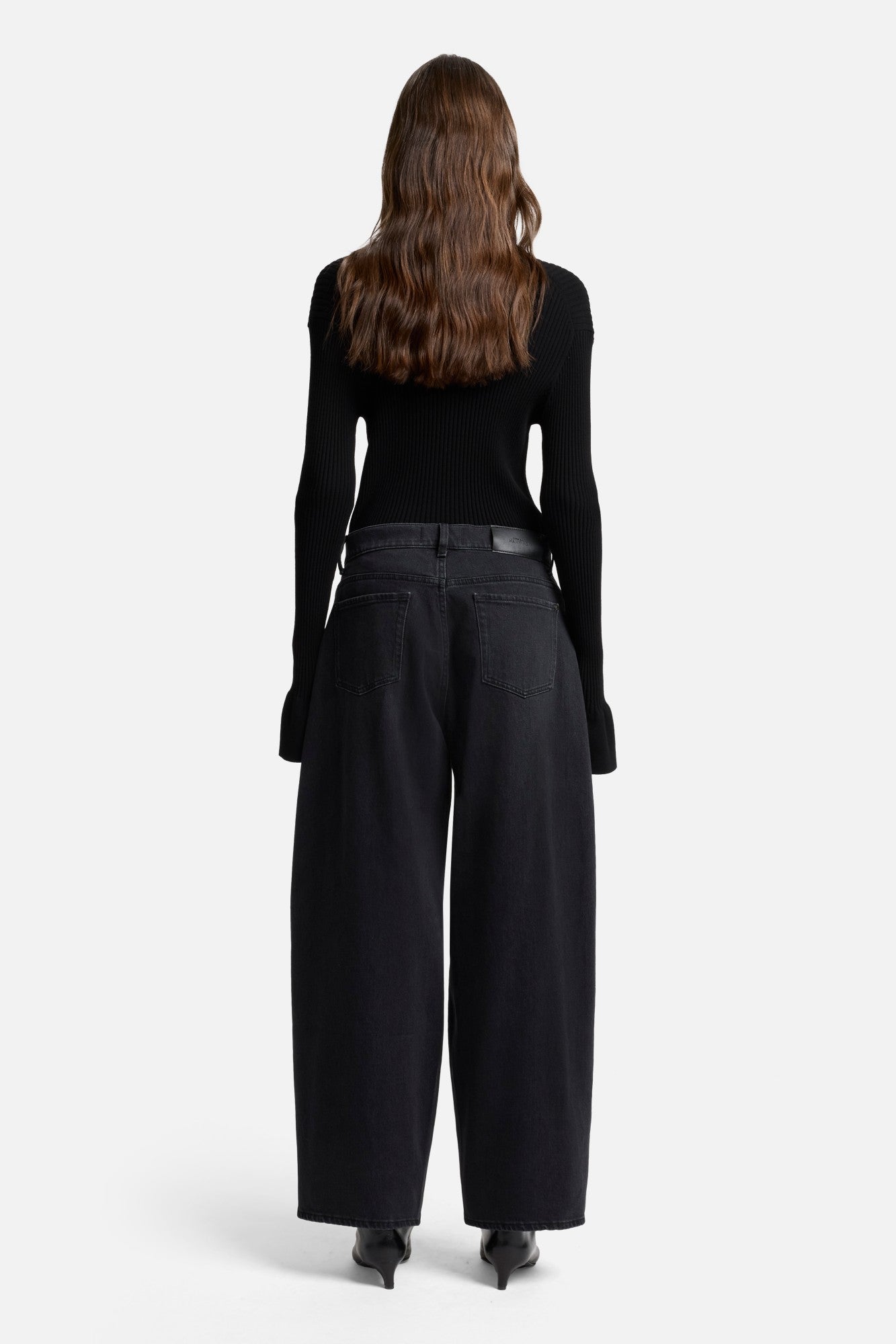7-for-all-mankind-mankind-twisted-bonnie-barrel-leg-jeans-thunderstorm-damen-sch image 5