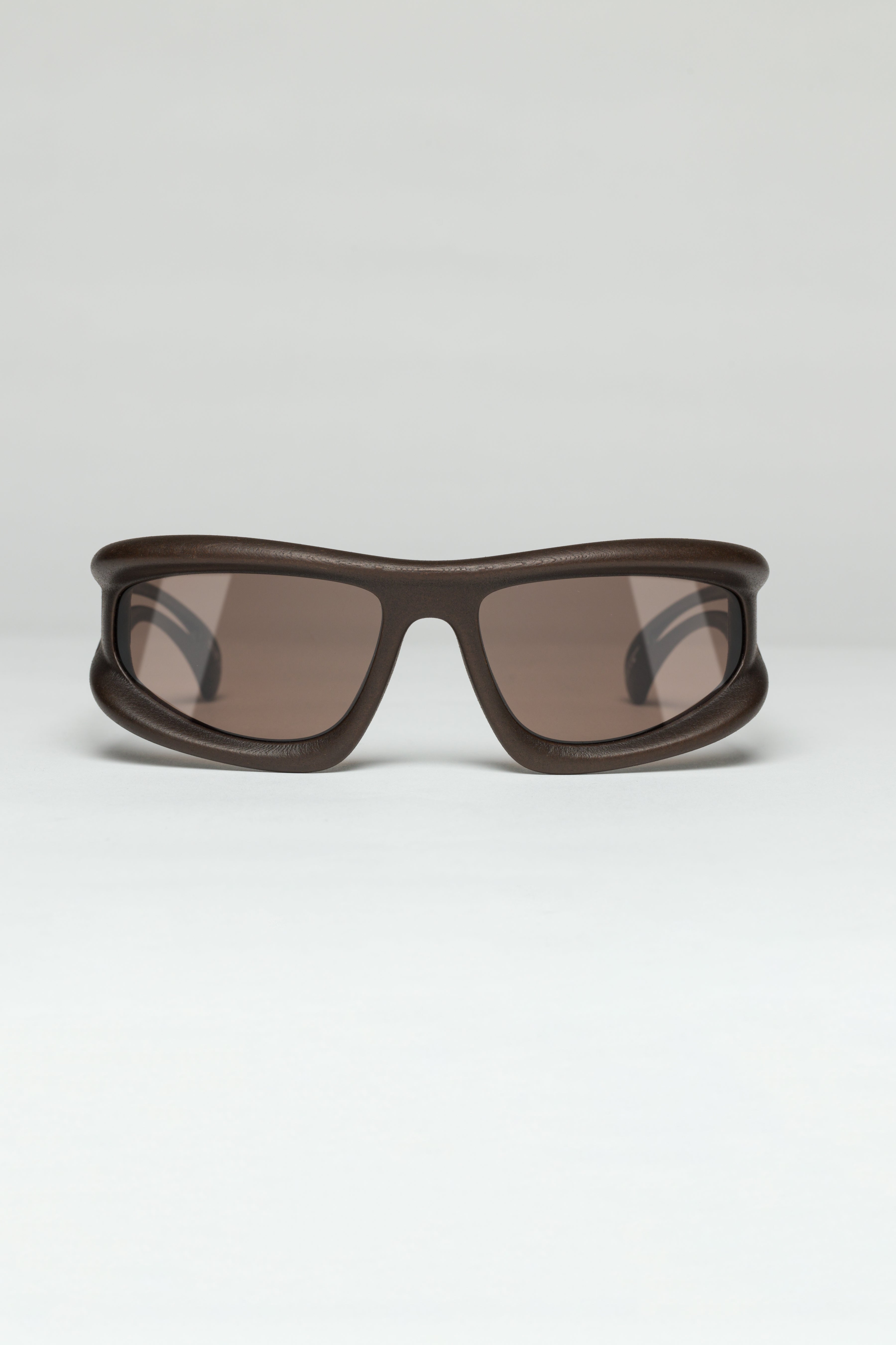 mykita-x-032c-marfa-sonnenbrille-ebony-brown image 1