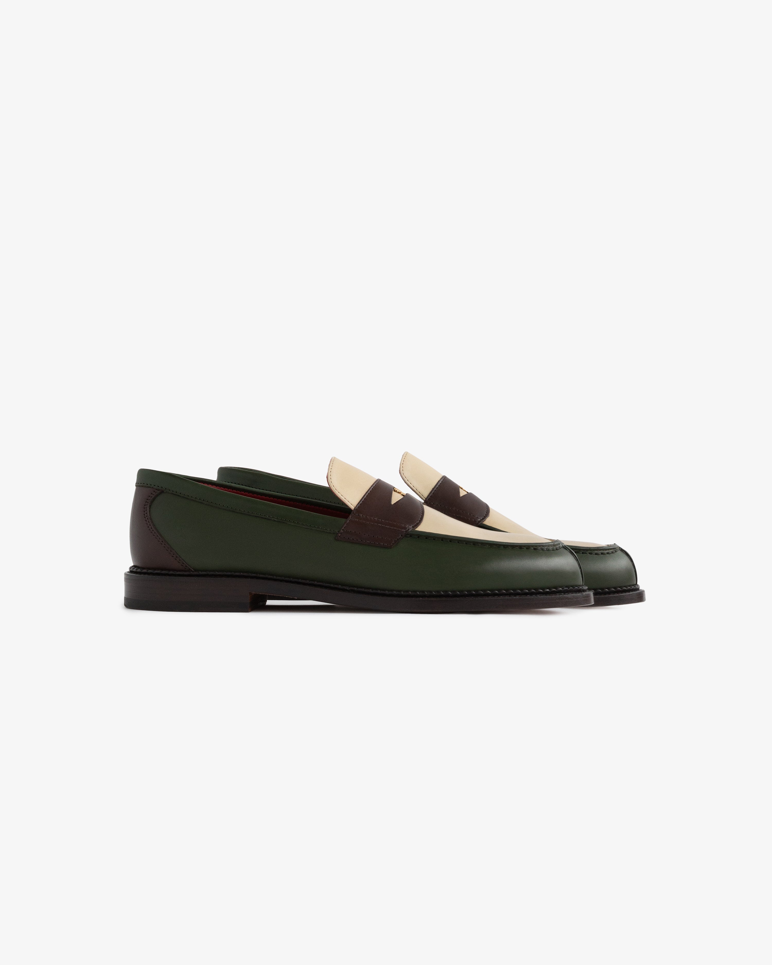 aim-leon-dore-queens-crest-loafer-gr-n-vollleder image 3