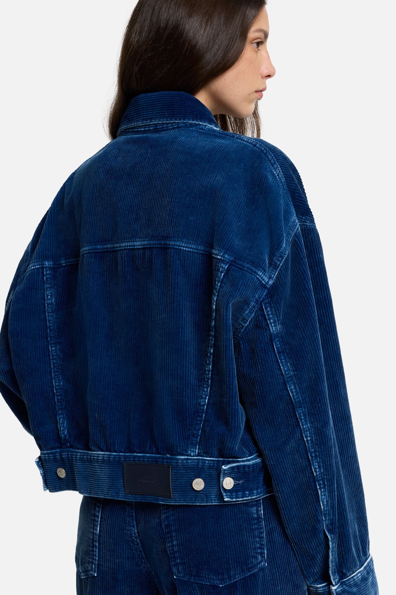 7-for-all-mankind-oli-cropped-cord-truckerjacke-oxnard image 4