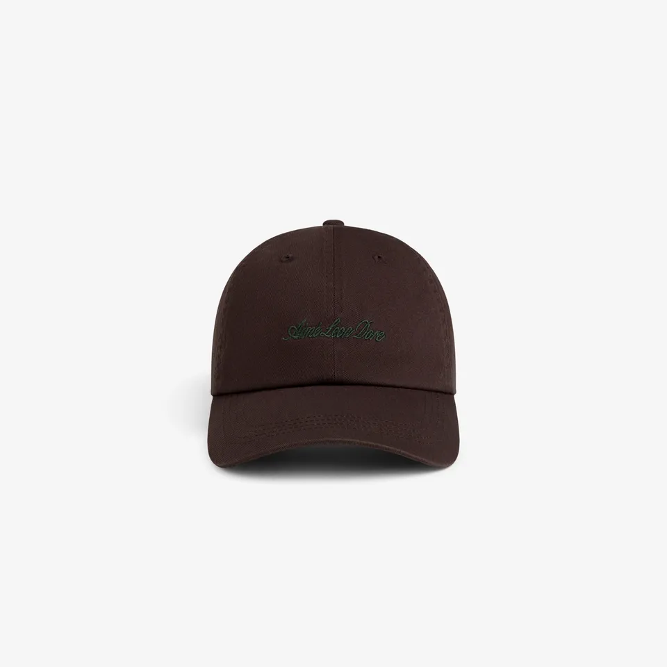 aim-leon-dore-washed-script-chino-hat-braun-6-panel-strapback image 1
