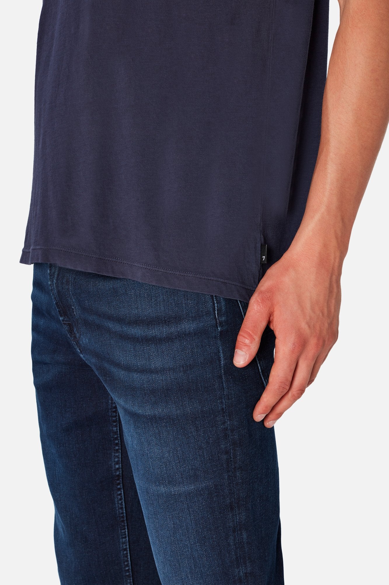 7-for-all-mankind-featherweight-cotton-tee-navy-herren-t-shirt image 6