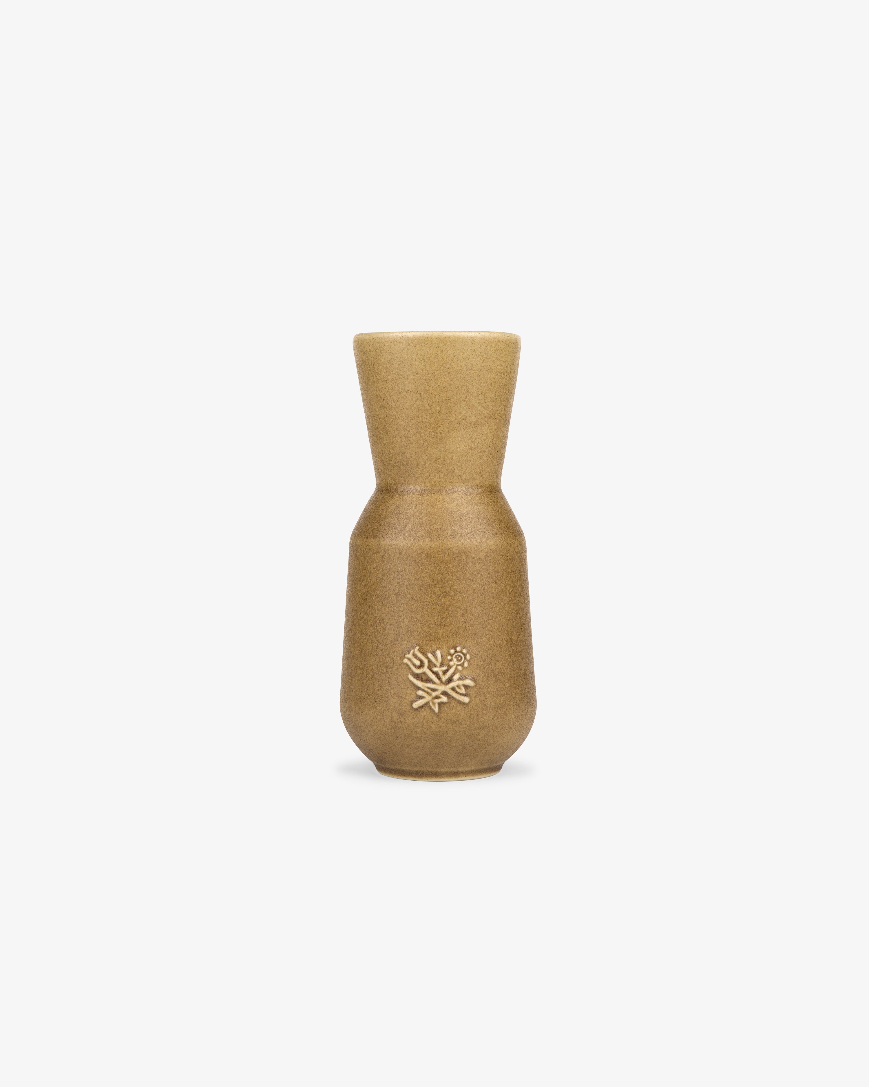 aim-leon-dore-queens-crest-vase-terracotta image 2