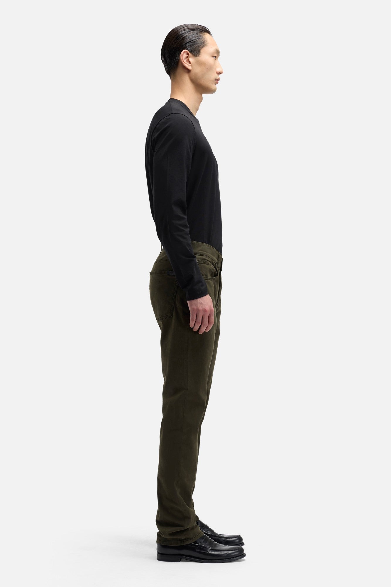 7-for-all-mankind-luxe-performance-sateen-straight-hose-in-dark-olive image 6