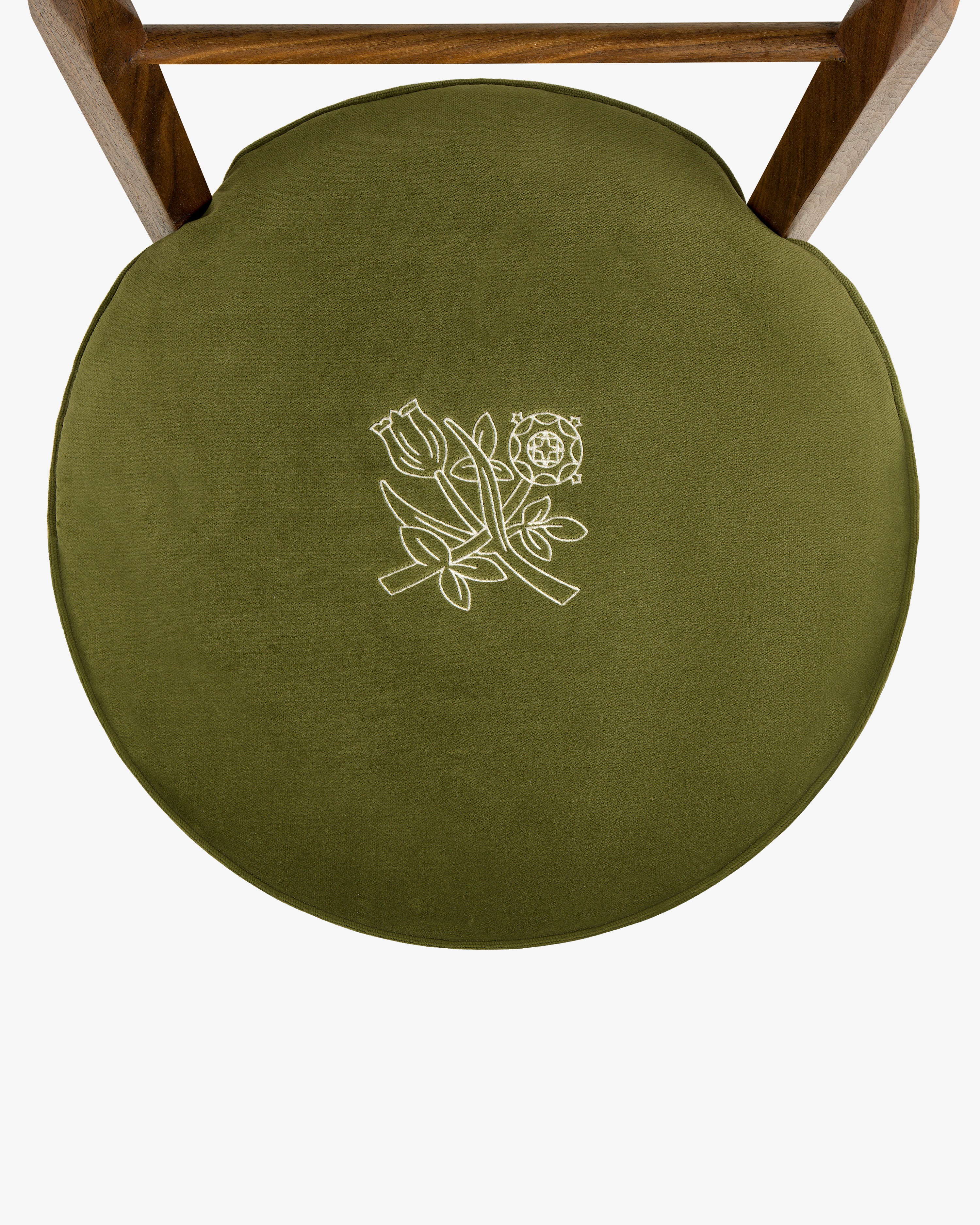 aim-leon-dore-queens-crest-valet-chair-braun-gr-n image 5