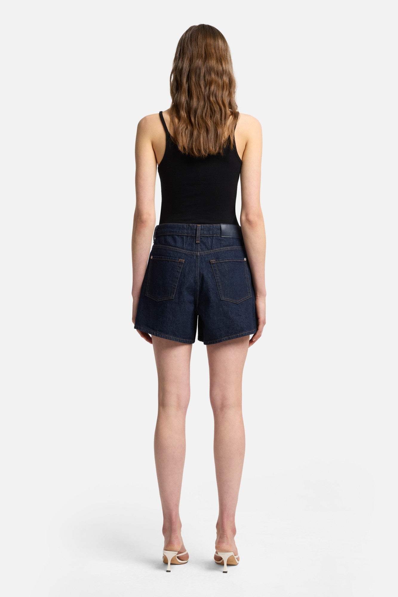 7-for-all-mankind-kori-shorts-in-smoove-damen-denim-shorts image 5