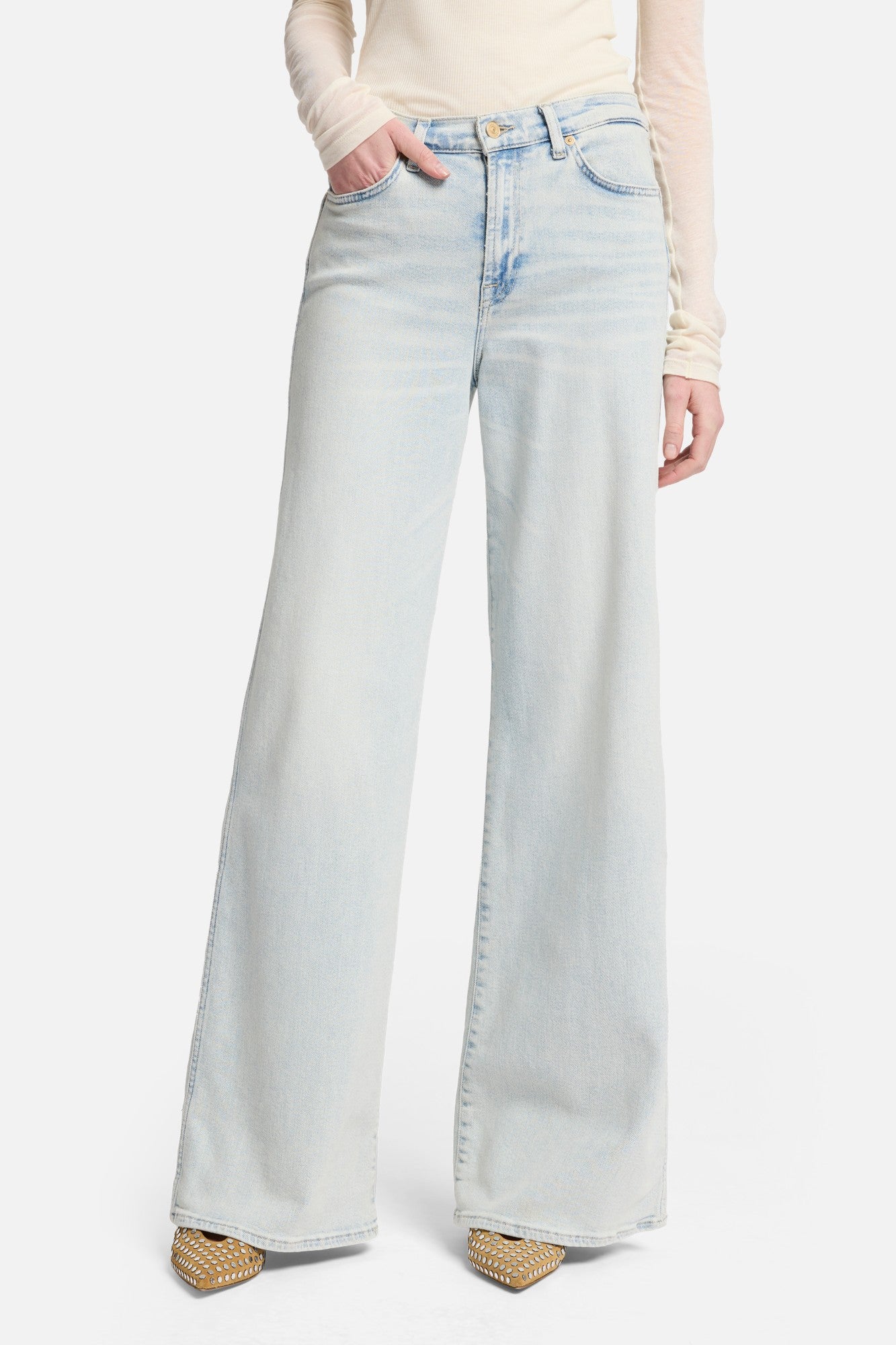 7-for-all-mankind-luxe-vintage-lotta-jeans-in-maui image 3