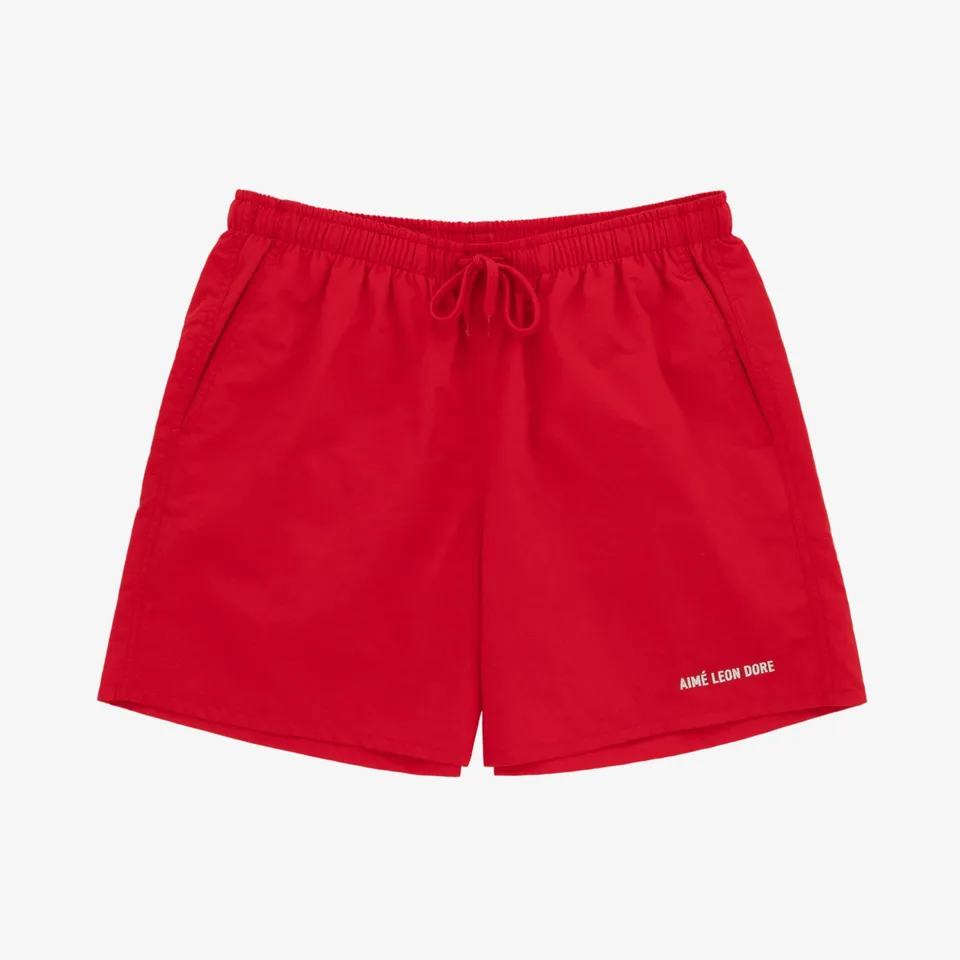 aim-leon-dore-logo-swim-short-rote-badeshorts-polyamid-mesh image 1