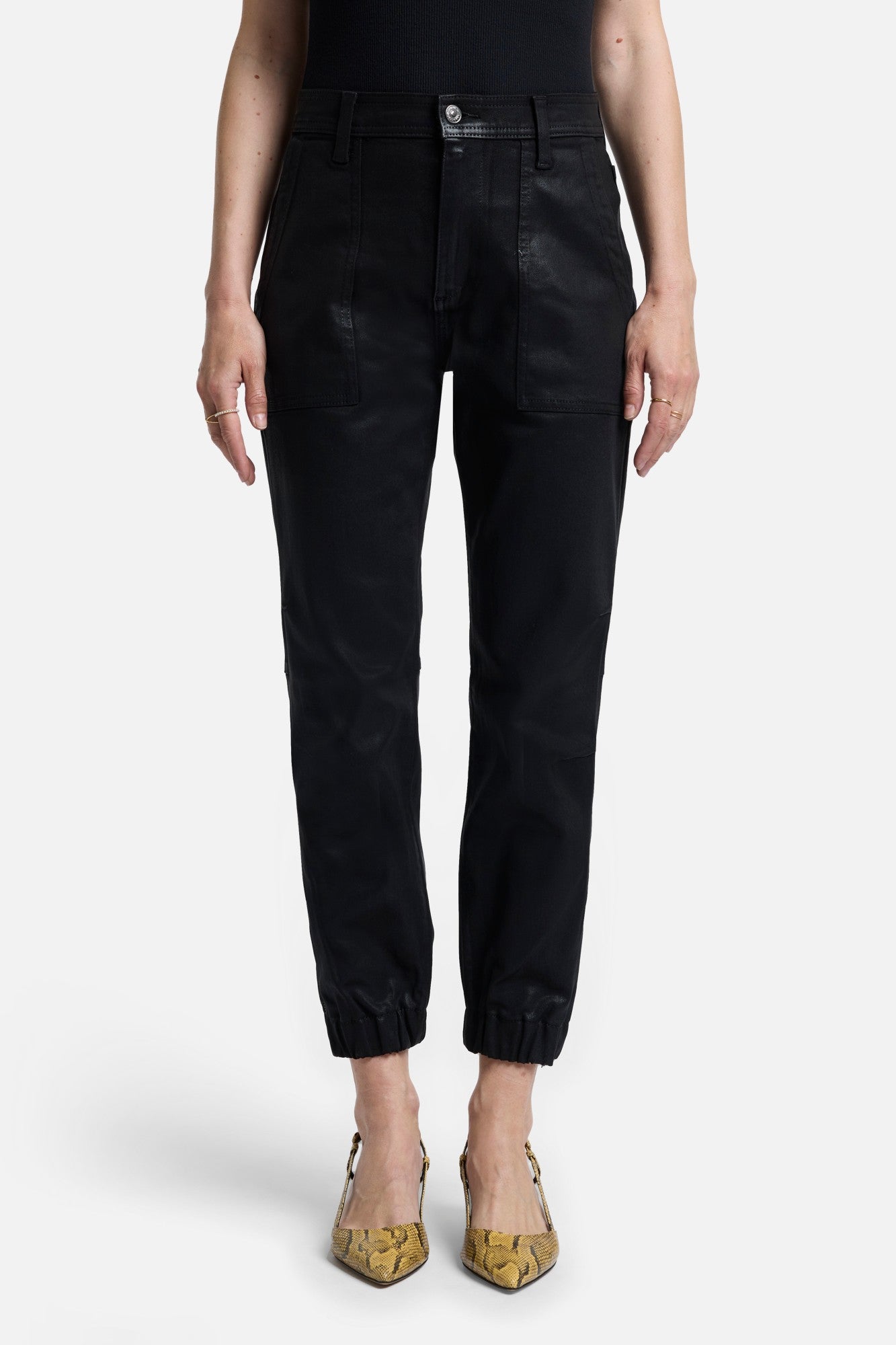 7-for-all-mankind-darted-boyfriend-jogger-coated-damen-jeans-in-black image 2