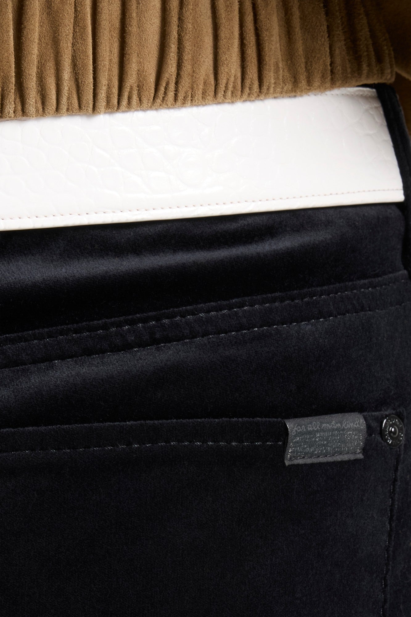 7-for-all-mankind-the-slim-samthose-velvet-black-damen image 4