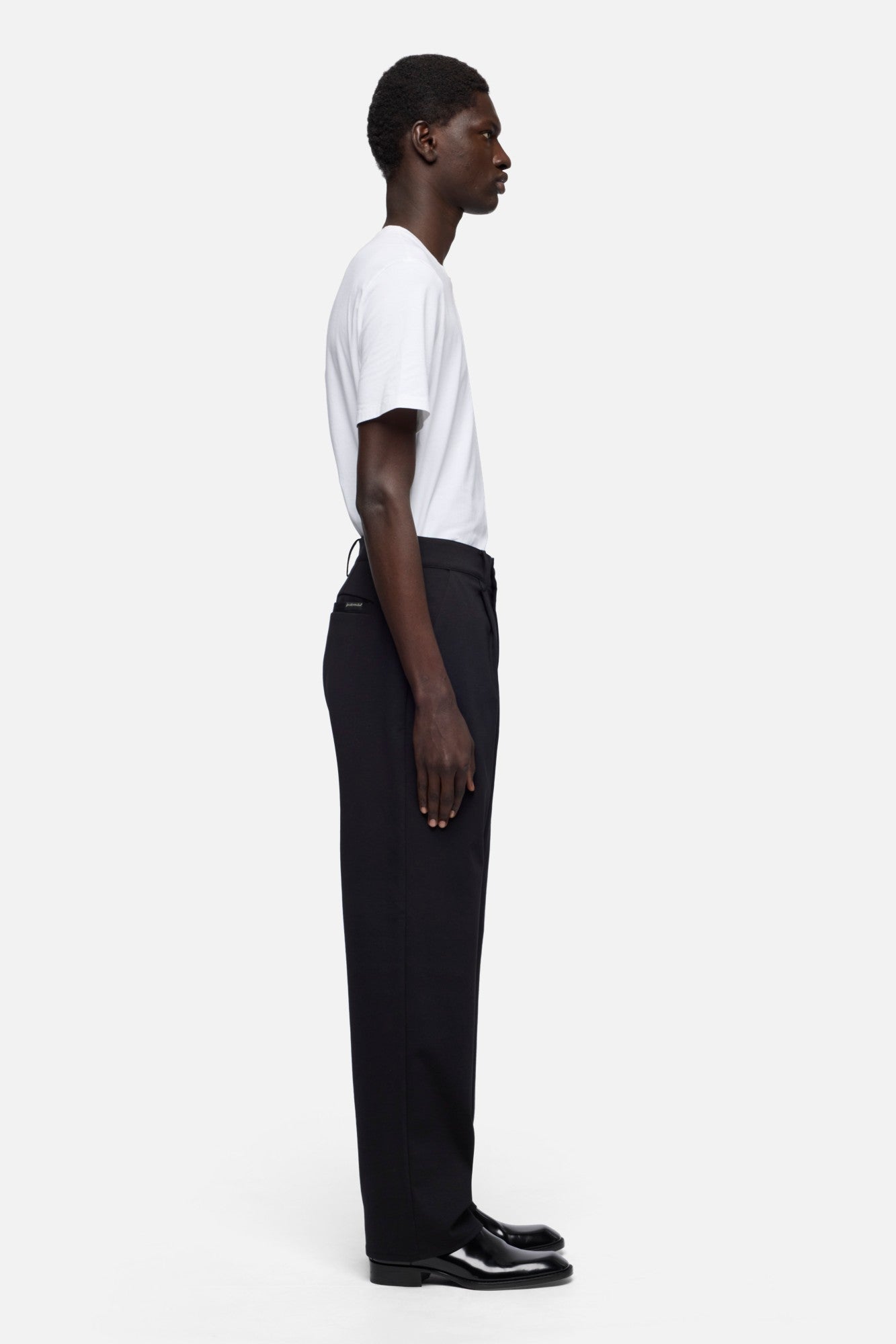 7-for-all-mankind-pleated-trouser-luxe-performance-knit-hose-schwarz image 6
