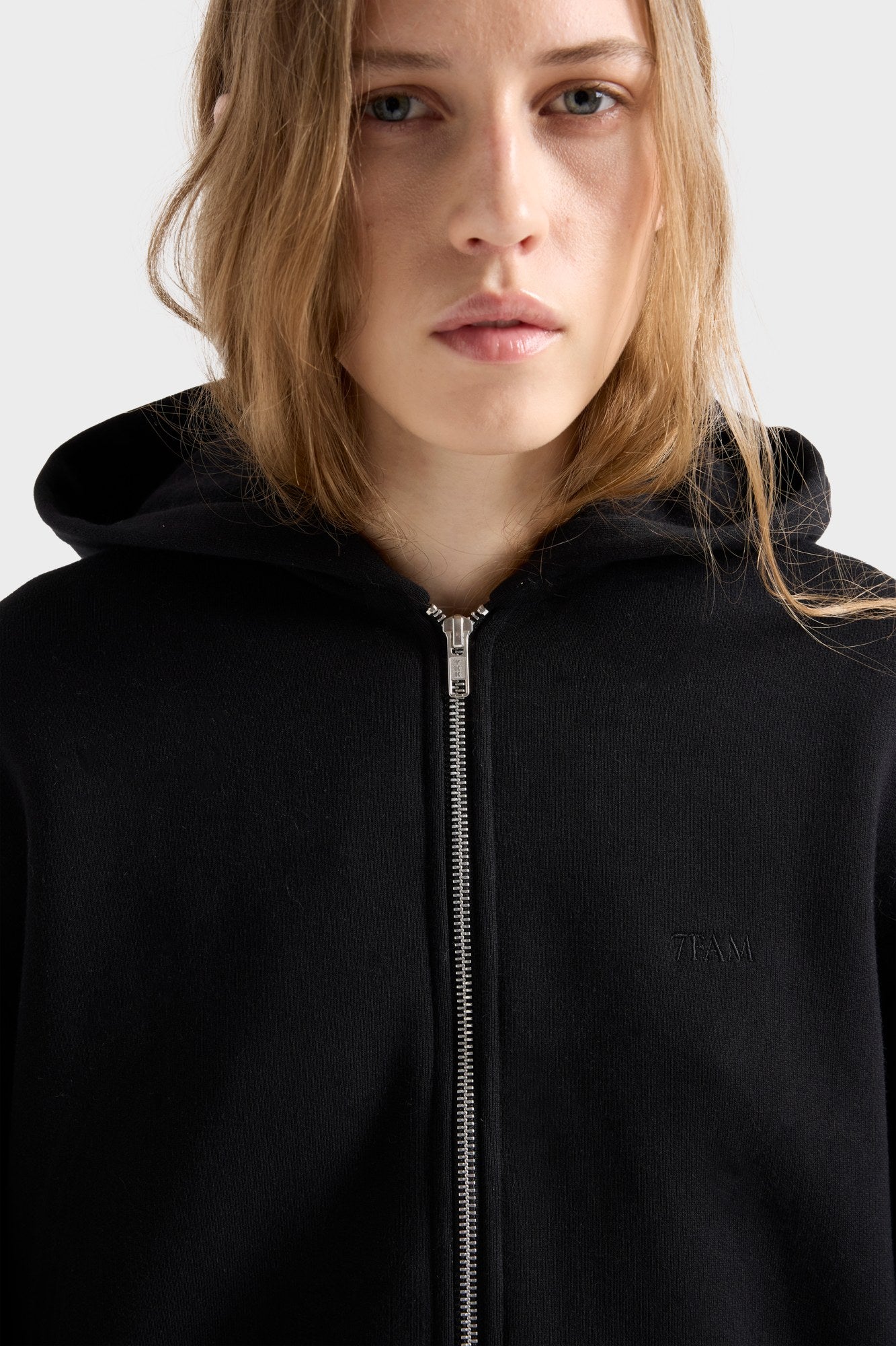7-for-all-mankind-oversize-zip-hoodie-kapuzenjacke-in-black image 4