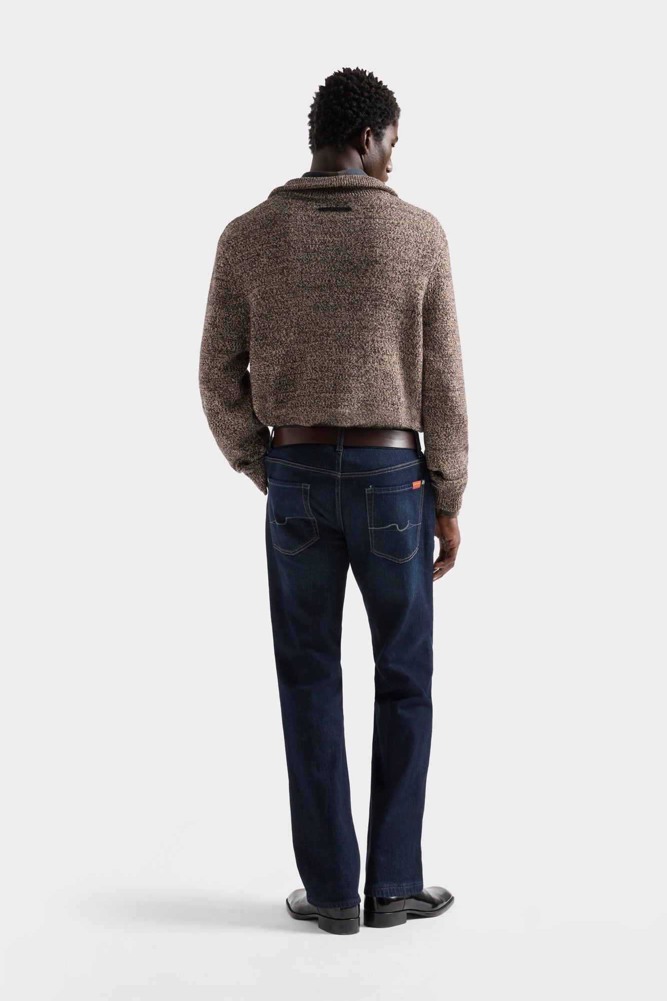 7-for-all-mankind-austyn-relaxed-straight-jeans-los-angeles-dark image 5